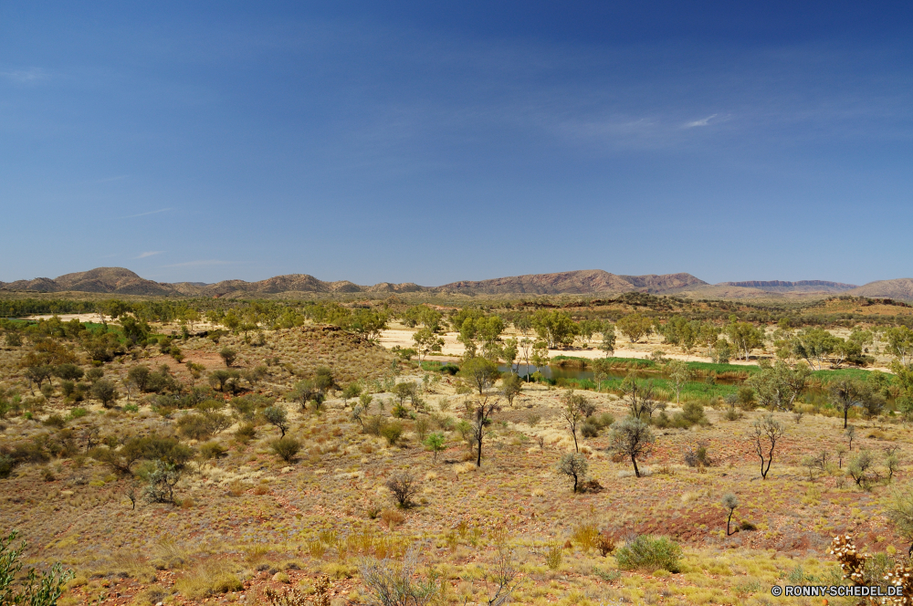 West MacDonnell Ranges National Park Hochland Landschaft Berge Berg Himmel Steppe Wüste Reiner Land Hügel Fels Park Gras Reisen Baum Sommer nationalen Stein Feld Szenerie Wolken Tal trocken landschaftlich Tourismus Bereich Knoll Steinmauer Sand Landschaft Hügel im freien Entwicklung des ländlichen Land im freien Spitze Schlucht Pflanze Umgebung Wildnis Zaun Felsen Wolke Abenteuer Wild sonnig Kaktus Wiese Panorama außerhalb Bereich Barrier Frühling natürliche Klippe Bäume Wald Landwirtschaft Licht Busch Süden friedliche Urlaub Strauch Wasser Sandstein Gelände reservieren Wandern Landschaften heiß Belaubung Ökologie Sonne Horizont Bauernhof Fluss highland landscape mountains mountain sky steppe desert plain land hill rock park grass travel tree summer national stone field scenery clouds valley dry scenic tourism range knoll stone wall sand countryside hills outdoors rural country outdoor peak canyon plant environment wilderness fence rocks cloud adventure wild sunny cactus meadow panorama outside area barrier spring natural cliff trees forest agriculture light bush south peaceful vacation shrub water sandstone terrain reserve hiking scenics hot foliage ecology sun horizon farm river