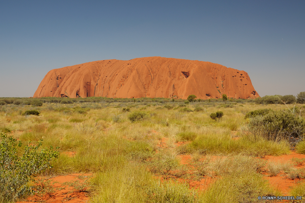 Ayers Rock und The Olgas Landschaft Hochland Knoll Berg Himmel Hügel Berge Land Hügel Gras Wüste Reisen landschaftlich Spitze Sommer Tal Steppe Feld Baseball-Ausrüstung Tourismus Reiner im freien trocken Wiese Wolken Bereich Wolke Entwicklung des ländlichen Fels Sand Szenerie Wildnis Park Sportgerät Baum Horizont Szene Landschaft nationalen im freien Stein Land Wild sonnig Sonne Wasser Hügel Tag Pflanze Wald Wandern Herbst gelb Frühling Umgebung Sonnenlicht hoch Düne Felsen Reise Vulkan Straße Fluss Arid Aussicht Landwirtschaft Abenteuer Ausrüstung Schlucht Heu Gelände natürliche majestätisch Bewuchs Panorama Saison bewölkt Pflanzen Ökologie friedliche Urlaub Sonnenuntergang Bäume Wanderung felsigen außerhalb Insel Wetter Schnee Bauernhof landscape highland knoll mountain sky hill mountains land mound grass desert travel scenic peak summer valley steppe field baseball equipment tourism plain outdoors dry meadow clouds range cloud rural rock sand scenery wilderness park sports equipment tree horizon scene countryside national outdoor stone country wild sunny sun water hills day plant forest hiking autumn yellow spring environment sunlight high dune rocks journey volcano road river arid vista agriculture adventure equipment canyon hay terrain natural majestic vegetation panorama season cloudy plants ecology peaceful vacation sunset trees hike rocky outside island weather snow farm