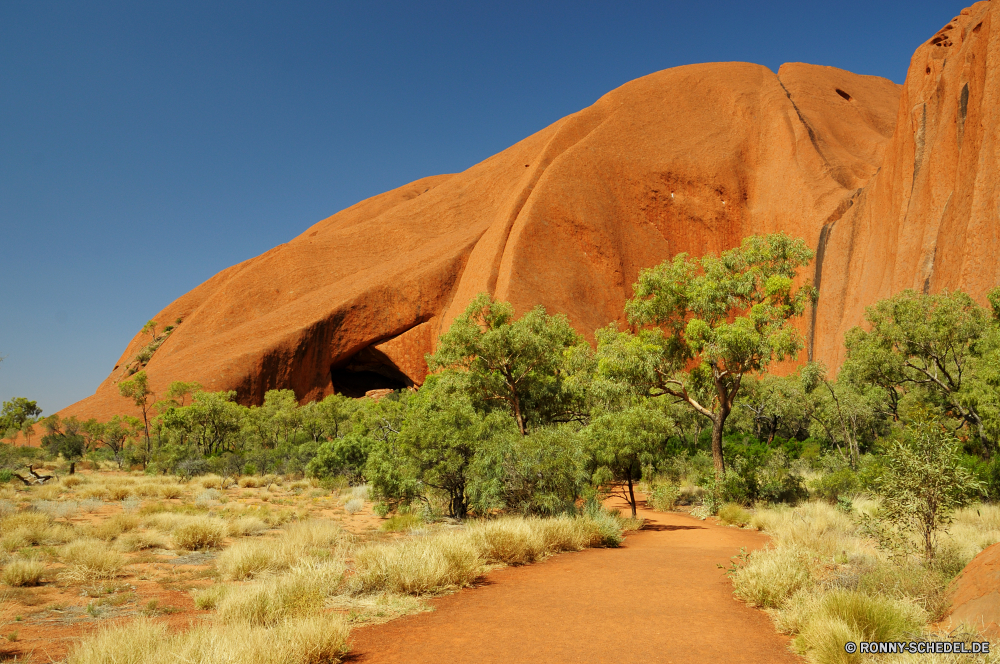 Ayers Rock und The Olgas Knoll Landschaft Himmel Wüste Düne Baum Berg Park Sand nationalen Reisen Fels Wildnis landschaftlich Tourismus Berge Schlucht Hügel Tal Hügel Feld im freien Szenerie Entwicklung des ländlichen Gras Sandstein Felsen Stein Wald natürliche im freien Spitze Sonne Sonnenuntergang Orange Bildung Wolken Sommer Klippe trocken Landschaft gelb Wiese Land Wolke sonnig Bäume Umgebung Boden Szene Land Südwesten Arid Elefant Urlaub Pflanze Erde Wanderung Aussicht Saison Denkmal Bereich Herbst Aushöhlung klar Wild majestätisch einsam Farbe Tourist Straße Horizont Bögen außerhalb Bewuchs Landschaften Panorama Hochland Wahrzeichen Wildtiere knoll landscape sky desert dune tree mountain park sand national travel rock wilderness scenic tourism mountains canyon hill valley hills field outdoors scenery rural grass sandstone rocks stone forest natural outdoor peak sun sunset orange formation clouds summer cliff dry countryside yellow meadow country cloud sunny trees environment soil scene land southwest arid elephant vacation plant earth hike vista season monument range autumn erosion clear wild majestic lonely color tourist road horizon arches outside vegetation scenics panorama highland landmark wildlife