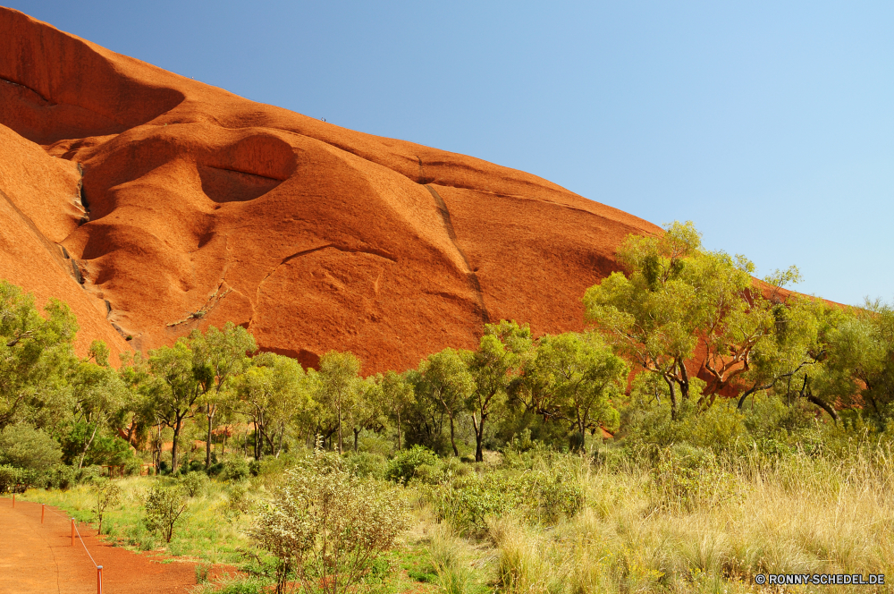 Ayers Rock und The Olgas Knoll Landschaft Berg Düne Himmel Wildnis Baum Berge Wüste landschaftlich nationalen Park Spitze Reisen Tal Hügel Wald Fels Szenerie Tourismus Hügel Wolken im freien Klippe Baseball-Ausrüstung im freien Wolke Herbst Szene Hügel Wandern Bereich Hochland Sommer Entwicklung des ländlichen Wild Land Gras Bäume Sportgerät Stein Umgebung Felsen Sonne Schlucht natürliche Wanderung Aussicht Schnee Sand majestätisch Panorama gelb trocken Insel Saison Urlaub Reise außerhalb Landschaft Feld Wasser Horizont Vulkan Pflanze Gipfeltreffen Fluss hoch Pflanzen Straße Wiese Farbe Mount Bildung übergeben Geologie felsigen Abenteuer Orange See fallen Sonnenuntergang Erholung Land vulkanische Tag Arid sonnig Wanderweg Ausrüstung Ökologie bunte knoll landscape mountain dune sky wilderness tree mountains desert scenic national park peak travel valley mound forest rock scenery tourism hill clouds outdoors cliff baseball equipment outdoor cloud autumn scene hills hiking range highland summer rural wild land grass trees sports equipment stone environment rocks sun canyon natural hike vista snow sand majestic panorama yellow dry island season vacation trip outside countryside field water horizon volcano plant summit river high plants road meadow color mount formation pass geology rocky adventure orange lake fall sunset recreation country volcanic day arid sunny trail equipment ecology colorful