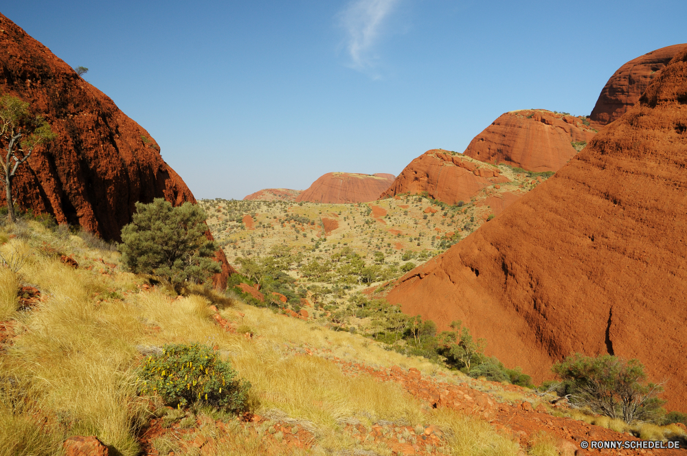 Ayers Rock und The Olgas Schlucht Tal Wüste Schlucht Fels Landschaft Park Reisen Berg nationalen Himmel Berge Sand natürliche depression Stein Aushöhlung Tourismus im freien Klippe landschaftlich Sandstein Westen Wolken Südwesten Urlaub Felsen Orange Baum Szenerie im freien geologische Mesa natürliche Wildnis Geologie Felge Wandern Wahrzeichen Grand Tourist Formationen Wunder Sonnenuntergang Bögen Abenteuer Arid Backstein Land Sommer Fluss Bildung trocken Sonne Hochland Baumaterial Straße Aussicht Pflanze Welt Landschaften Wolke sonnig gelb Süden Landschaft Butte Erholung Gelände westliche Gras Denkmal Feld Umgebung Land Horizont Bäume Ehrfurcht Entwicklung des ländlichen Wild Spitze Licht Szene Boden Erde Wasser Tag Bereich Panorama heiß Sonnenaufgang bunte canyon valley desert ravine rock landscape park travel mountain national sky mountains sand natural depression stone erosion tourism outdoor cliff scenic sandstone west clouds southwest vacation rocks orange tree scenery outdoors geological mesa natural wilderness geology rim hiking landmark grand tourist formations wonder sunset arches adventure arid brick land summer river formation dry sun highland building material road vista plant world scenics cloud sunny yellow south countryside butte recreation terrain western grass monument field environment country horizon trees awe rural wild peak light scene soil earth water day range panorama hot sunrise colorful