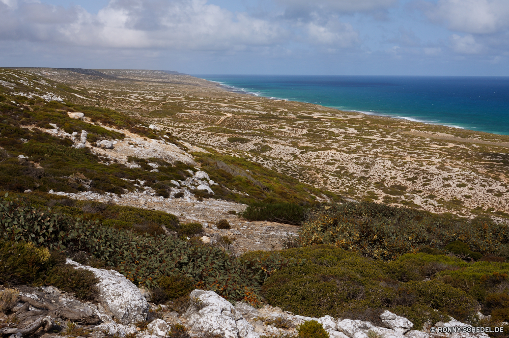 Bunda Cliffs Küstenlinie Meer Ozean Wasser Strand Küste Landschaft Fels Himmel Reisen Ufer Küste Sand Vorgebirge Welle natürliche Höhe am Meer geologische formation Urlaub Stein Wellen Sommer Barrier Insel Felsen Klippe Tourismus landschaftlich Kap Wellenbrecher Wolke Urlaub Bucht Sonne im freien Berg Fluss seelandschaft Wolken sonnig Surf Paradies Szene Baum Tropischer felsigen Obstruktion Küste Horizont ruhige Wetter Sonnenuntergang friedliche Szenerie Meeresküste natürliche Pazifik Panorama Hügel Struktur Entspannen Sie sich im freien Wald Sandbank See Erholung Reflexion Klippen Gezeiten Creek Türkis Steine Umgebung Lagune niemand sandigen Stadt Park Berge Frühling Sonnenlicht Gras Tag Bar klar shoreline sea ocean water beach coast landscape rock sky travel shore coastline sand promontory wave natural elevation seaside geological formation vacation stone waves summer barrier island rocks cliff tourism scenic cape breakwater cloud holiday bay sun outdoor mountain river seascape clouds sunny surf paradise scene tree tropical rocky obstruction coastal horizon tranquil weather sunset peaceful scenery seashore natural pacific panorama hill structure relax outdoors forest sandbar lake recreation reflection cliffs tide creek turquoise stones environment lagoon nobody sandy city park mountains spring sunlight grass day bar clear