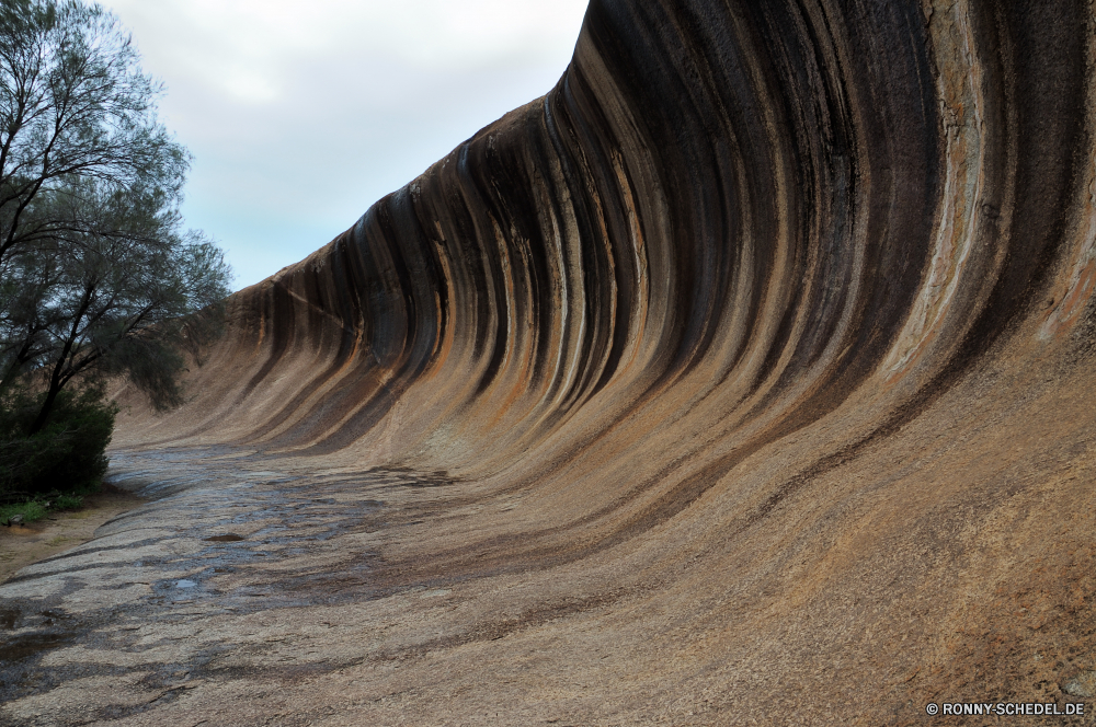 Wave Rock Sand Boden Erde Dam Barrier Schlucht Struktur Obstruktion Landschaft Textur Muster Digital Fraktal Farbe Fels Licht Welle Reisen Kurve Wüste Strömung Bewegung Wasser Gestaltung bunte Form Schlucht Tal Tourismus Grafik künstlerische Weichzeichnen Stein Linien Kunst Fluss Park Tapete trocken Wildnis Stream Wirkung futuristische Düne fließende glatte schwarz Hintergrund im freien natürliche Urlaub Bewegung Abstraktion dunkel Orange Element Hintergründe Wasserfall Detail Linie Form nationalen Szenerie Sommer landschaftlich Raum dynamische Formen generiert Windung weiche Fantasie Sonne Oberfläche texturierte hell Schicht Täuschung Kontrast Texturen Aushöhlung macht im freien Wellen Stil Horizont Schatten Strand Himmel moderne sand soil earth dam barrier canyon structure obstruction landscape texture pattern digital fractal color rock light wave travel curve desert flow motion water design colorful shape ravine valley tourism graphic artistic blur stone lines art river park wallpaper dry wilderness stream effect futuristic dune flowing smooth black backdrop outdoor natural vacation movement abstraction dark orange element backgrounds waterfall detail line form national scenery summer scenic space dynamic shapes generated swirl soft fantasy sun surface textured bright layer illusion contrast textures erosion power outdoors waves style horizon shadow beach sky modern