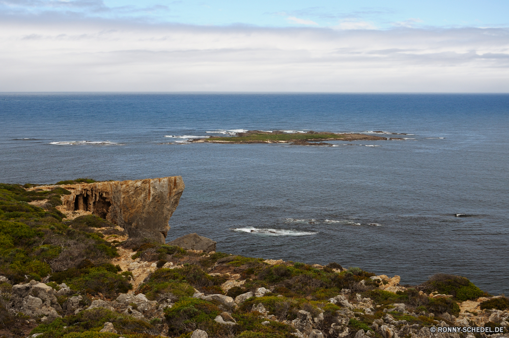 D'Entrecasteaux National Park Ozean Meer Küstenlinie Wellenbrecher Küste Wasser Barrier Strand Küste Fels Landschaft Ufer Reisen Himmel Obstruktion Welle Sommer Tourismus Urlaub Insel Klippe am Meer Sand Felsen Stein Struktur Kap Horizont seelandschaft landschaftlich Sonne Urlaub Bucht Wellen felsigen Szenerie Körper des Wassers Wolke Vorgebirge Surf Szene natürliche Höhe geologische formation Tropischer Sonnenlicht im freien friedliche Gezeiten Küste Entspannen Sie sich Ruhe Klippen natürliche Tourist Sonnenuntergang Urlaub im freien ruhige Wetter Berg Landschaften Resort Stadt Pazifik Steine Hügel Wolken Baum Meeresküste Paradies Ziel Seeküste Türkis sonnig Panorama idyllische Entspannung Azurblau Farbe England Urlaub Stadt See Rau Erholung ocean sea shoreline breakwater coast water barrier beach coastline rock landscape shore travel sky obstruction wave summer tourism vacation island cliff seaside sand rocks stone structure cape horizon seascape scenic sun holiday bay waves rocky scenery body of water cloud promontory surf scene natural elevation geological formation tropical sunlight outdoors peaceful tide coastal relax calm cliffs natural tourist sunset vacations outdoor tranquil weather mountain scenics resort city pacific stones hill clouds tree seashore paradise destination seacoast turquoise sunny panorama idyllic relaxation azure color england holidays town lake rough recreation