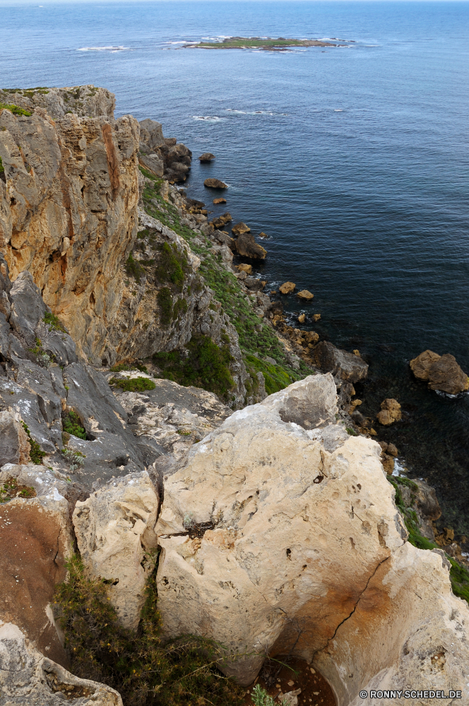 D'Entrecasteaux National Park Klippe geologische formation Küste Meer Wellenbrecher Fels Landschaft Ozean Barrier Küste Wasser Ufer Strand Stein Felsen Obstruktion Reisen Sommer Insel Himmel seelandschaft landschaftlich Urlaub Tourismus Struktur Berg Küstenlinie Vorgebirge Sonne Welle Bucht Küste Szenerie Sand natürliche Höhe Urlaub am Meer felsigen im freien im freien Szene Steine Hügel Klippen Wolke natürliche Baum friedliche Horizont sonnig See Tag Sonnenlicht Wald Süden Umgebung Fluss Kap Landschaften Ziel Gras am See Wellen Berge Wolken Tourist ruhige Entspannen Sie sich Ruhe Park Wetter Reflexion Bäume Bildung Wild Licht Türkis Wildnis Saison Sonnenuntergang Gezeiten Inseln Tropischer England Paradies Urlaub Farbe cliff geological formation coast sea breakwater rock landscape ocean barrier coastline water shore beach stone rocks obstruction travel summer island sky seascape scenic vacation tourism structure mountain shoreline promontory sun wave bay coastal scenery sand natural elevation holiday seaside rocky outdoor outdoors scene stones hill cliffs cloud natural tree peaceful horizon sunny lake day sunlight forest south environment river cape scenics destination grass lakeside waves mountains clouds tourist tranquil relax calm park weather reflection trees formation wild light turquoise wilderness season sunset tide islands tropical england paradise vacations color