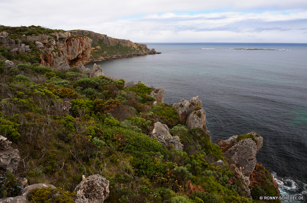 D'Entrecasteaux National Park Vorgebirge natürliche Höhe geologische formation Meer Ozean Strand Küste Küste Klippe Wasser Landschaft Ufer Fels Insel Kap Himmel Reisen Urlaub Bucht Felsen Tourismus seelandschaft Sommer Sonne am Meer landschaftlich Wellen Stein Berg felsigen Küstenlinie Urlaub Welle Tourist Wolke Hügel Sand Horizont Resort Küste Wolken Baum Szenerie Gezeiten ruhige Wetter Pazifik Ziel sonnig Berge Entspannen Sie sich Klippen Inseln Steine Sonnenuntergang Türkis im freien Süden friedliche Sonnenlicht Surf Wald England Paradies Tag natürliche Tropischer Urlaub im freien Insel Riff Szene Wahrzeichen Meeresküste Farbe Panorama idyllische Haus Sonnenaufgang Stadt Park See promontory natural elevation geological formation sea ocean beach coast coastline cliff water landscape shore rock island cape sky travel vacation bay rocks tourism seascape summer sun seaside scenic waves stone mountain rocky shoreline holiday wave tourist cloud hill sand horizon resort coastal clouds tree scenery tide tranquil weather pacific destination sunny mountains relax cliffs islands stones sunset turquoise outdoors south peaceful sunlight surf forest england paradise day natural tropical holidays outdoor isle reef scene landmark seashore color panorama idyllic house sunrise city park lake