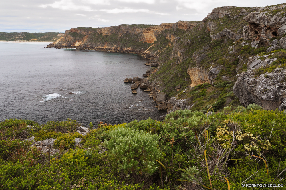 D'Entrecasteaux National Park Vorgebirge natürliche Höhe geologische formation Meer Küste Wasser Ozean Küste Landschaft Kap Strand Klippe Fels Insel Berg landschaftlich Felsen Ufer Hügel Himmel Reisen Urlaub Bucht seelandschaft Sonne Sommer Wolke Wellen Sand Urlaub Szenerie Stein felsigen Wetter Küstenlinie Tourismus Szene Welle Pazifik Baum Wald Park Berge Horizont sonnig im freien Küste Fluss im freien Tropischer Wolken Tag Surf Paradies See Klippen Bäume am Meer Ziel Inseln Wildnis Gras Urlaub Tourist Landschaften Panorama Entspannen Sie sich Sonnenuntergang Sonnenlicht Insel England idyllische Entspannung Urlaub friedliche nationalen ruhige promontory natural elevation geological formation sea coast water ocean coastline landscape cape beach cliff rock island mountain scenic rocks shore hill sky travel vacation bay seascape sun summer cloud waves sand holiday scenery stone rocky weather shoreline tourism scene wave pacific tree forest park mountains horizon sunny outdoors coastal river outdoor tropical clouds day surf paradise lake cliffs trees seaside destination islands wilderness grass holidays tourist scenics panorama relax sunset sunlight isle england idyllic relaxation vacations peaceful national tranquil