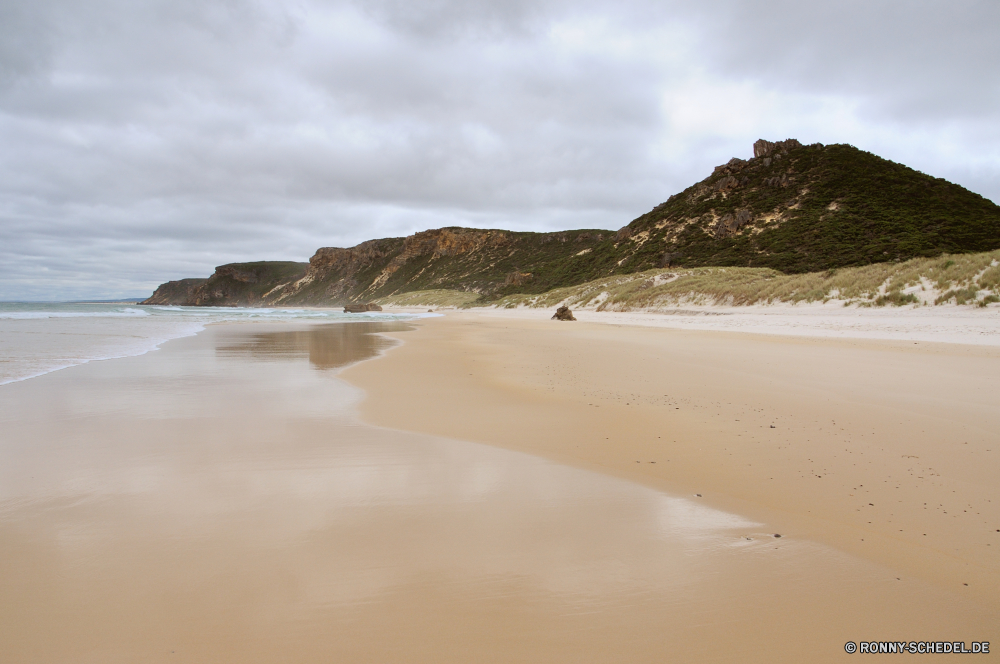 D'Entrecasteaux National Park Strand Ozean Meer Küste Küstenlinie Wasser Küste Landschaft Sand Himmel natürliche Höhe Vorgebirge Reisen landschaftlich Urlaub Welle Insel Bucht Ufer geologische formation Sommer Wellen Urlaub Tourismus Klippe Wolken Fels Tropischer Paradies Szene am Meer Sonne Entspannen Sie sich seelandschaft Szenerie Surf Horizont Küste Sandbank Pazifik Wolke felsigen sonnig im freien Entspannung Felsen Berg Bar Tourist Meeresküste ruhige Stein Türkis klar Hügel Gezeiten Baum Süden Resort im freien Sonnenuntergang Sonnenlicht Barrier Körper des Wassers idyllische Ziel Grat Kap Tag Berge warm friedliche natürliche entspannende Klippen Bäume Sonnenschein Palm Wetter Erholung Landschaften Umgebung sandigen in der Nähe Traum bewölkt romantische Fluss Gras Land beach ocean sea coast shoreline water coastline landscape sand sky natural elevation promontory travel scenic vacation wave island bay shore geological formation summer waves holiday tourism cliff clouds rock tropical paradise scene seaside sun relax seascape scenery surf horizon coastal sandbar pacific cloud rocky sunny outdoor relaxation rocks mountain bar tourist seashore tranquil stone turquoise clear hill tide tree south resort outdoors sunset sunlight barrier body of water idyllic destination ridge cape day mountains warm peaceful natural relaxing cliffs trees sunshine palm weather recreation scenics environment sandy near dream cloudy romantic river grass land