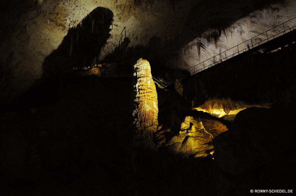 Jewel Cave Höhle geologische formation Tempel Landschaft Reisen Himmel Tourismus Architektur Gebäude Licht Baum Struktur landschaftlich Fels Stein Sonnenuntergang dunkel Park Wasser Kontur Berg Wolken Nacht alt Antike Szenerie im freien Szene Religion Sonnenaufgang natürliche Kunst Schrein Geschichte Wolke nationalen Sonne Kultur Stadt Tourist im freien Wahrzeichen Reflexion Mauer Gold Landschaften Meer Berge friedliche See Horizont Sonnenlicht Farbe Fluss Bäume Ort der Anbetung Sand hoch Mysterium Reiseziele spirituelle gelb Orange Strand Denkmal Innenseite Ruhe Umgebung Urlaub Palast Wald geheimnisvolle Turm majestätisch außerhalb dramatische Grunge Tapete gelassene idyllische Felsen historische Spalte religiöse Hügel Wüste Statue historischen Insel ruhige Sommer cave geological formation temple landscape travel sky tourism architecture building light tree structure scenic rock stone sunset dark park water silhouette mountain clouds night old ancient scenery outdoors scene religion sunrise natural art shrine history cloud national sun culture city tourist outdoor landmark reflection wall gold scenics sea mountains peaceful lake horizon sunlight color river trees place of worship sand high mystery destinations spiritual yellow orange beach monument inside calm environment vacation palace forest mysterious tower majestic outside dramatic grunge wallpaper serene idyllic rocks historical column religious hill desert statue historic island tranquil summer