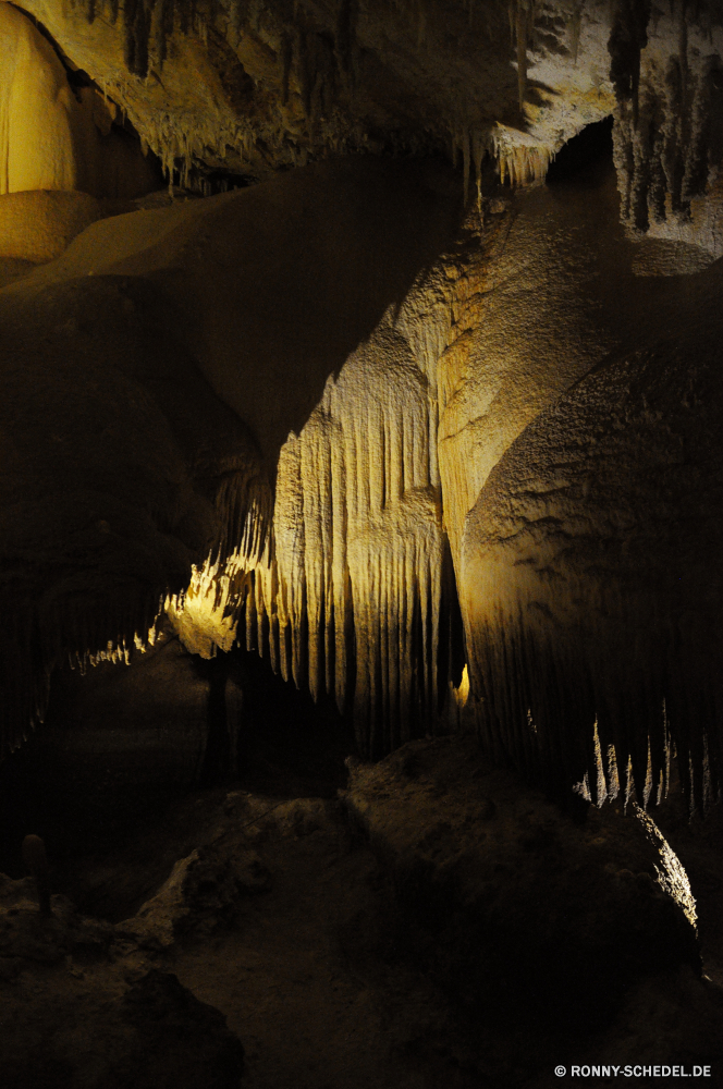 Jewel Cave Höhle geologische formation Fels Stein Landschaft Reisen Antike Tourismus Park Berg landschaftlich Baum Architektur Felsen Schlucht Szene natürliche Sonnenuntergang Mauer Tunnel im freien Sand dunkel Himmel Wasser alt nationalen Szenerie Wald Innenseite Licht Geologie Denkmal Gebäude Formationen Wüste historischen Orange Sandstein Klippe Erde Mysterium Durchgang Attraktion Struktur Ziel Berge Wolken Religion nass u-Bahn Urlaub Tal Tempel berühmte Holz Bäume Durchgang Kalkstein Herbst Bildung Steine Sonnenaufgang im freien Kontur friedliche Straße Geschichte gelb Tropfsteinhöhle Höhle geologische geologische Aushöhlung Wanderung Farbe Wolke Muster Hügel Stadt Platz Land Wahrzeichen bunte Fluss Art und Weise cave geological formation rock stone landscape travel ancient tourism park mountain scenic tree architecture rocks canyon scene natural sunset wall tunnel outdoors sand dark sky water old national scenery forest inside light geology monument building formations desert historic orange sandstone cliff earth mystery passage attraction structure destination mountains clouds religion wet underground vacation valley temple famous wood trees passageway limestone autumn formation stones sunrise outdoor silhouette peaceful road history yellow stalactite cavern geologic geological erosion hike color cloud pattern hill city place land landmark colorful river way