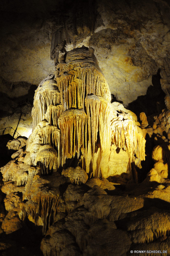 Jewel Cave Höhle geologische formation Reisen Fels Antike Tourismus Stein Geologie Innenseite natürliche Formationen Park Skulptur Landschaft Kalkstein u-Bahn Tourist alt dunkel Wasser nationalen Religion Tropfsteinhöhle Höhle Erde Statue Licht Tempel Steine geologische Sandstein Baum Kunst Schlucht Mysterium Felsen Stalagmit Dunkelheit Kultur nass Geschichte tief Berg Architektur Mauer Mineralien ungewöhnliche Wahrzeichen geheimnisvolle unter Erhaltung religiöse Denkmal Wüste Berge Ökologie Calcit Mining versteckt Ressourcen Bildung Himmel Boden Tropfen Muster ganz unter Attraktion Sand Ökosystem Aushöhlung ökologische Tour Orange Urlaub Erbe historischen Speläologie geologische Klippe Osten Kirche Sonnenuntergang Gebäude landschaftlich cave geological formation travel rock ancient tourism stone geology inside natural formations park sculpture landscape limestone underground tourist old dark water national religion stalactite cavern earth statue light temple stones geologic sandstone tree art canyon mystery rocks stalagmite darkness culture wet history deep mountain architecture wall minerals unusual landmark mysterious under conservation religious monument desert mountains ecology calcite mining hidden resources formation sky ground drops pattern quite beneath attraction sand ecosystem erosion ecological tour orange vacation heritage historic speleology geological cliff east church sunset building scenic