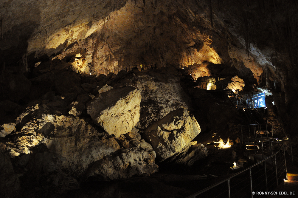 Mammoth Cave Höhle geologische formation Fels Schlucht Landschaft Stein Berg Reisen Felsen Wüste Geologie Park nationalen Himmel Tourismus Sand Klippe Berge Tal Sandstein Bildung landschaftlich im freien Wasser Baum Extreme alt natürliche Wolken Fluss Loch Urlaub Mauer Innenseite Orange Farbe Steine Antike Tunnel Licht dunkel u-Bahn Aushöhlung im freien Sommer Abenteuer Wolke Tag gelb Wildnis Formationen Südwesten Grand Wald Wandern Landschaften tief Attraktion Erde See Höhle geologische Meer Klettern Wanderung Szene entfernten Bereich Hügel Denkmal Tourist Horizont Sonnenlicht cave geological formation rock canyon landscape stone mountain travel rocks desert geology park national sky tourism sand cliff mountains valley sandstone formation scenic outdoor water tree extreme old natural clouds river hole vacation wall inside orange color stones ancient tunnel light dark underground erosion outdoors summer adventure cloud day yellow wilderness formations southwest grand forest hiking scenics deep attraction earth lake cavern geological sea climb hike scene remote range hill monument tourist horizon sunlight