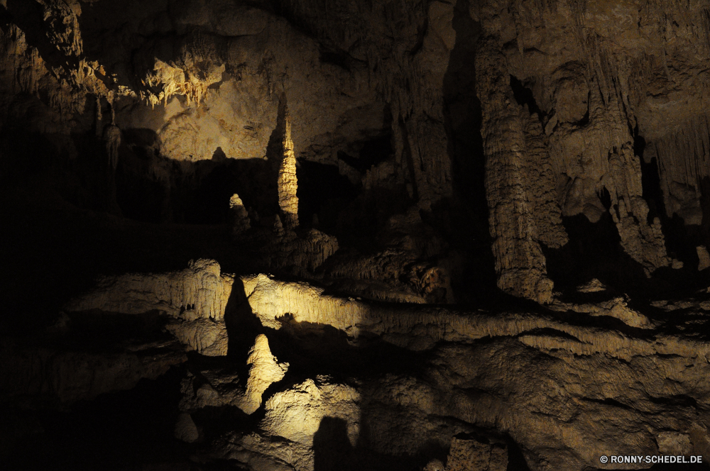 Mammoth Cave Höhle geologische formation Fels Stein Schlucht Geologie Tourismus Reisen nationalen Antike Berg Park Mauer Wüste Landschaft Sandstein landschaftlich alt Bildung Sand Orange dunkel Klippe Architektur Gebäude Erde Felsen Innenseite natürliche Formationen Aushöhlung Wasser Himmel u-Bahn im freien Geschichte Steine im freien Baum Wahrzeichen Licht Fluss historischen Farbe Tal Mysterium Extreme Urlaub Berge Höhle geologische Kalkstein außerhalb Tropfsteinhöhle Tourist Stadt Dunkelheit nass Ruine felsigen Loch tief einzigartige gelb Stalagmit geologische Escape ungewöhnliche Bogen entfernten Kiefer Attraktion Wildnis Denkmal berühmte Wolken Tunnel Calcit Muster Südwesten geheimnisvolle unter Wandern Tag bunte Kultur Backstein historische Struktur versteckt Klettern Szene Westen Grunge Textur Abenteuer Ziel Pflanze Ökologie Innenraum niemand cave geological formation rock stone canyon geology tourism travel national ancient mountain park wall desert landscape sandstone scenic old formation sand orange dark cliff architecture building earth rocks inside natural formations erosion water sky underground outdoor history stones outdoors tree landmark light river historic color valley mystery extreme vacation mountains cavern geologic limestone outside stalactite tourist city darkness wet ruins rocky hole deep unique yellow stalagmite geological escape unusual arch remote pine attraction wilderness monument famous clouds tunnel calcite pattern southwest mysterious under hiking day colorful culture brick historical structure hidden climb scene west grunge texture adventure destination plant ecology interior nobody