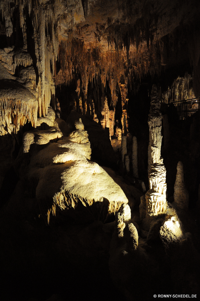 Mammoth Cave Höhle geologische formation Fels Park nationalen Geologie Tourismus Reisen Schlucht Landschaft Stein natürliche Sandstein Formationen dunkel Antike Aushöhlung Bildung Wasser geologische Kalkstein Berg Sand Innenseite Tropfsteinhöhle Höhle Wüste u-Bahn Erde Felsen Baum Licht Dunkelheit landschaftlich Mauer nass Steine Stalagmit Orange Muster Wahrzeichen Klippe Erhaltung Berge Ökologie Tourist alt Mysterium tief Attraktion Denkmal Calcit ungewöhnliche geheimnisvolle im freien Urlaub ganz Mining Mineralien Himmel Ökosystem versteckt Tour unter Farbe Extreme Wildnis Szene unter Ressourcen ökologische Mineral im freien Boden einzigartige Tropfen schwarz Speläologie geologische Nationalpark Südwesten Tal entfernten Loch Kiefer Landschaften Sonnenaufgang Szenerie Religion Sonnenlicht unterirdische mir Gelände felsigen außerhalb Textur gelb Sonnenuntergang Küste Geschichte Fluss Architektur cave geological formation rock park national geology tourism travel canyon landscape stone natural sandstone formations dark ancient erosion formation water geologic limestone mountain sand inside stalactite cavern desert underground earth rocks tree light darkness scenic wall wet stones stalagmite orange pattern landmark cliff conservation mountains ecology tourist old mystery deep attraction monument calcite unusual mysterious outdoor vacation quite mining minerals sky ecosystem hidden tour under color extreme wilderness scene beneath resources ecological mineral outdoors ground unique drops black speleology geological national park southwest valley remote hole pine scenics sunrise scenery religion sunlight subterranean mine terrain rocky outside texture yellow sunset coast history river architecture