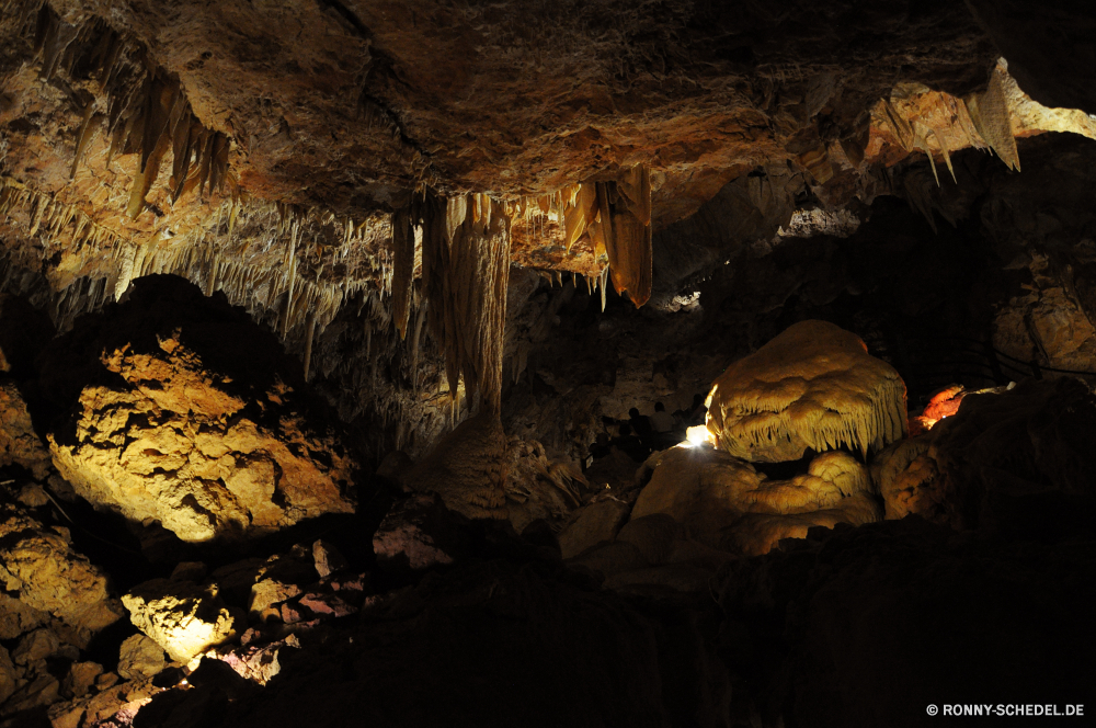 Ngilgi Cave Höhle geologische formation Fels Landschaft Berg Stein landschaftlich Park Reisen Tourismus nationalen Schlucht Geologie Fluss Wasser Himmel Baum Orange Felsen im freien Tal Bildung Berge Klettern Wüste Urlaub Sandstein Erde Sand Klippe dunkel Mauer natürliche Licht gelb Extreme Wald Denkmal felsigen im freien Farbe Creek außerhalb Innenseite bunte u-Bahn entfernten Szene Wolken See Sonnenuntergang Wildnis Escape Meer einzigartige Hügel alt Sommer Szenerie Braun Bäume Herbst seltene Wanderung Antike Kiefer Pause Abenteuer Steine Stream Sonne fallen Schneiden Tunnel cave geological formation rock landscape mountain stone scenic park travel tourism national canyon geology river water sky tree orange rocks outdoor valley formation mountains climb desert vacation sandstone earth sand cliff dark wall natural light yellow extreme forest monument rocky outdoors color creek outside inside colorful underground remote scene clouds lake sunset wilderness escape sea unique hill old summer scenery brown trees autumn rare hike ancient pine break adventure stones stream sun fall cut tunnel