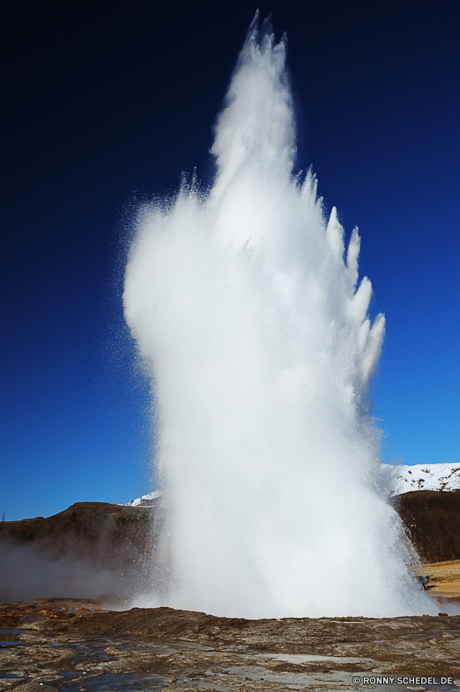 Strokkur Eruption Geysir Frühling geologische formation Wasser heißer Frühling Landschaft Fels Rauch Himmel Dampf Berg Wasserfall macht Fluss Reisen gischt Park Stream Wärme natürliche Sommer Wolken Stein fällt Ozean Tourismus Kaskade Gefahr Wetter im freien Meer Umgebung Wolke landschaftlich im freien Strömung Insel fallen Wald Welle Brunnen Vulkan vulkanische Umweltverschmutzung platsch heiß Eruption Fabrik hoch Wildnis Tag Berge Energie Sonnenuntergang nass klar Abenteuer Industrie Tropischer Baum Luft nationalen Küste Pflanze Schnee Sonnenlicht Krater Sonne Dunst Sturm Szene kalt Küste fließende Ökologie See Kühl hell Saison Geologie Brennen Surf Strand Paradies Feuer Wellen reine Erde globale Struktur Drop aktive Gebäude geyser spring geological formation water hot spring landscape rock smoke sky steam mountain waterfall power river travel spray park stream heat natural summer clouds stone falls ocean tourism cascade danger weather outdoors sea environment cloud scenic outdoor flow island fall forest wave fountain volcano volcanic pollution splash hot eruption factory high wilderness day mountains energy sunset wet clear adventure industry tropical tree air national coast plant snow sunlight crater sun vapor storm scene cold coastline flowing ecology lake cool bright season geology burning surf beach paradise fire waves pure earth global structure drop active building