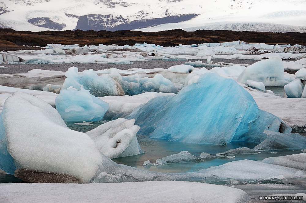 Jökulsarlon Gletscher Eisberg Eis Schnee kalt Landschaft Berg Winter Wasser Arktis Ozean Reisen gefroren Himmel Berge eisig Polar Spitze Meer im freien Fels Schmelzen Umgebung Einfrieren landschaftlich Urlaub Wildnis majestätisch Szenerie im freien Kristall Kühl glazialen Frost Norden Ziel Tourismus Antarktis Park Schmelze Pole Position solide Saison robuste Erwärmung Wild See schwimmende Extreme natürliche Förde Felsen Frühling nördlichen Fluss Touristische Wasserfall Pazifik Klima Wolke Erhaltung Süden nationalen Berg Ski schneebedeckt Aqua niemand Reflexion Einfrieren Wald hoch Kreuzfahrt Stein Nach oben Ökologie globale glatte Urlaub glacier iceberg ice snow cold landscape mountain winter water arctic ocean travel frozen sky mountains icy polar peak sea outdoors rock melting environment freeze scenic vacation wilderness majestic scenery outdoor crystal cool glacial frost north destination tourism antarctic park melt pole solid season rugged warming wild lake floating extreme natural fjord rocks spring northern river touristic waterfall pacific climate cloud conservation south national berg ski snowy aqua nobody reflection freezing forest high cruise stone top ecology global smooth holiday