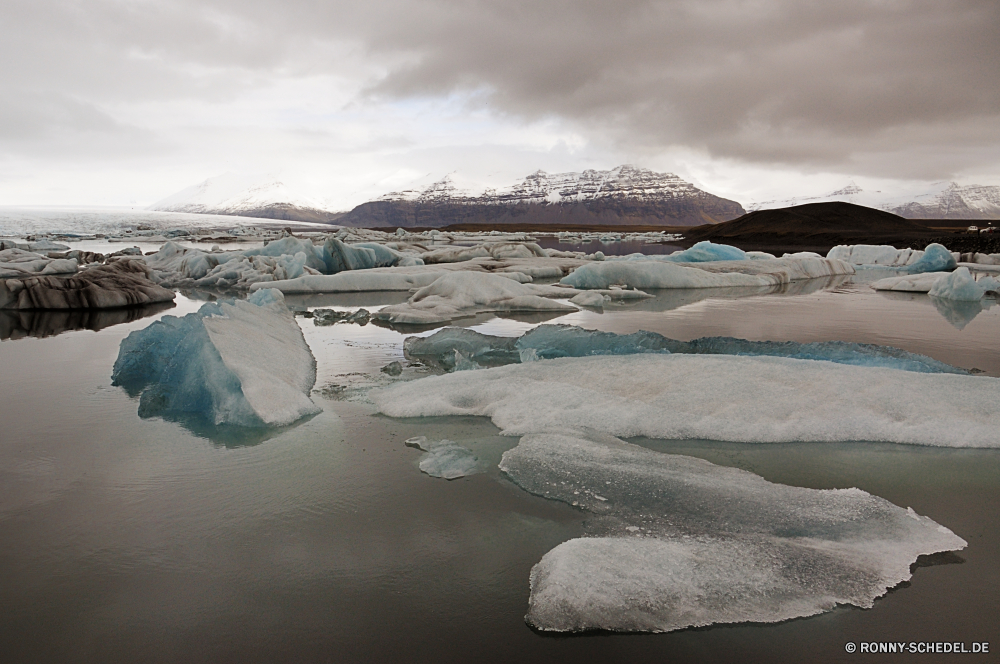 Jökulsarlon Gletscher Berg Schnee Landschaft Himmel Berge Eis Spitze Fels Winter Reisen landschaftlich Wolken Bereich Eisberg kalt Wasser im freien im freien hoch Wald Hügel Urlaub Baum Ozean Bäume Felsen Alpine Sonne Szenerie Tourismus Umgebung Wildnis Nach oben Sand Fluss Meer Wandern Extreme See Wetter Alp Mount Park Wolke Bergsteigen Stein nationalen Küste natürliche Sommer Steigung Gipfeltreffen schneebedeckt majestätisch sonnig Frühling Strand Alpen Wanderung Hügel felsigen Panorama geologische formation Grat Land Sport Boden eisig Klettern Geologie Gras Kristall gefroren Einfrieren Ökologie Arktis ruhige Tal Erde niemand Frost natürliche Höhe Reise bewölkt Sonnenschein Ufer Tag Ski glacier mountain snow landscape sky mountains ice peak rock winter travel scenic clouds range iceberg cold water outdoors outdoor high forest hill vacation tree ocean trees rocks alpine sun scenery tourism environment wilderness top sand river sea hiking extreme lake weather alp mount park cloud mountaineering stone national coast natural summer slope summit snowy majestic sunny spring beach alps hike hills rocky panorama geological formation ridge land sport soil icy climbing geology grass crystal frozen freeze ecology arctic tranquil valley earth nobody frost natural elevation journey cloudy sunshine shore day ski