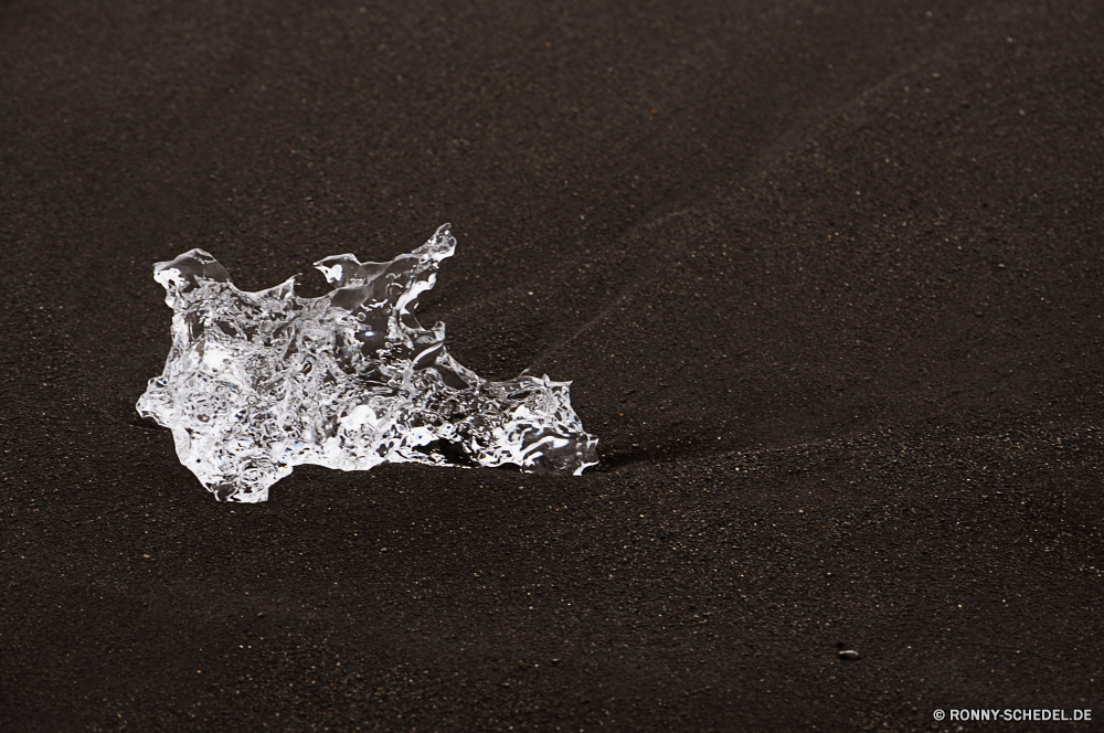 Jökulsarlon Wirbellose Textur Muster Schließen Sand Rau Oberfläche Wasser texturierte Eis Strand Meer Seestern Tier Hintergrund Gestaltung Grunge Spitze Farbe Welle Tapete closeup Ozean Kristall Material schwarz Verwittert Stein alt Stachelhäuter Detail schmutzig nass kalt Mauer im Alter von Verbindungselement transparente Struktur Fels glänzend Stickerei Reinigen Zeichen solide Hintergründe Symbol sandigen natürliche gelb Urlaub niemand Blase Organismus Frame Küste Metall Flüssigkeit Sommer Rost Winter getragen Schneckenart Küste Form Urlaub Fossil Sonne malen Reisen Zurückhaltung invertebrate texture pattern close sand rough surface water textured ice beach sea starfish animal backdrop design grunge lace color wave wallpaper closeup ocean crystal material black weathered stone old echinoderm detail dirty wet cold wall aged fastener transparent structure rock shiny embroidery clean sign solid backgrounds symbol sandy natural yellow holiday nobody bubble organism frame coast metal liquid summer rust winter worn gastropod coastline shape vacation fossil sun paint travel restraint