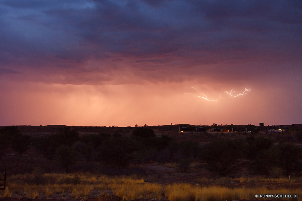 Kgalagadi Transfrontier National Park Himmel Atmosphäre Sonnenuntergang Sonne Landschaft Sonnenaufgang Wolken Wolke landschaftlich Horizont Beleuchtung Dämmerung Orange Apparat Szenerie 'Nabend Berg Morgenröte Sommer Reisen im freien Baum Wasser Szene Kontur am Morgen Umgebung Land See Licht Sonnenlicht Entwicklung des ländlichen Farbe Berge Dämmerung ruhige Wetter Fluss Sterne Reflexion im freien Ausrüstung Hügel Tag Tourismus klar friedliche gelb Bereich Wolkengebilde hell Meer Saison Land Landschaft Feld Ozean sonnig bunte Golden natürliche dramatische Bäume Landschaften Reiner Wald Gras Frühling Küstenlinie Himmelskörper Strand Himmel Sonnenschein Frieden Park Urlaub Sonnenuntergang Nacht Himmel Tal Ruhe Gold Küste Sand Herbst Landschaften außerhalb Wüste Strahl bewölkt Ökologie Fels Wildnis malerische Sonnenstrahl Skyline gelassene dunkel Pflanze Steppe warm nationalen fallen Wiese Ufer Landwirtschaft sky atmosphere sunset sun landscape sunrise clouds cloud scenic horizon lighting dusk orange apparatus scenery evening mountain dawn summer travel outdoors tree water scene silhouette morning environment country lake light sunlight rural color mountains twilight tranquil weather river star reflection outdoor equipment hill day tourism clear peaceful yellow range cloudscape bright sea season land countryside field ocean sunny colorful golden natural dramatic trees scenics plain forest grass spring shoreline celestial body beach heaven sunshine peace park vacation sundown night skies valley calm gold coast sand autumn landscapes outside desert ray cloudy ecology rock wilderness picturesque sunbeam skyline serene dark plant steppe warm national fall meadow shore agriculture