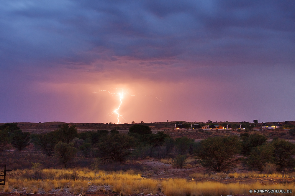 Kgalagadi Transfrontier National Park Himmel Sonne Atmosphäre Sonnenuntergang Landschaft Sterne Sonnenaufgang Wolken Himmelskörper Wolke Horizont Beleuchtung landschaftlich Dämmerung Sommer Apparat Szenerie Berg Baum Morgenröte Orange am Morgen Sonnenlicht Entwicklung des ländlichen Reisen Licht Szene Umgebung 'Nabend im freien Feld im freien Berge Land Gras Farbe sonnig Wetter hell Hügel Tag Landschaft Saison Ausrüstung gelb Kontur Frühling Tourismus Wald Wasser ruhige Wolkengebilde Fluss Land bewölkt bunte Wiese Bäume See friedliche Tal Park Herbst Strahl natürliche Meer Reflexion klar Sonnenschein Grünland Sonnenstrahl Dämmerung Bereich dramatische Landwirtschaft Himmel Frieden nationalen Ozean Urlaub Bauernhof Küstenlinie Himmel Strand Skyline Golden außerhalb Pflanze Tourist Sonnenuntergänge Landschaften fallen Nacht Sonnenuntergang Ackerland Reiner Ruhe Sand Küste sky sun atmosphere sunset landscape star sunrise clouds celestial body cloud horizon lighting scenic dusk summer apparatus scenery mountain tree dawn orange morning sunlight rural travel light scene environment evening outdoors field outdoor mountains country grass color sunny weather bright hill day countryside season equipment yellow silhouette spring tourism forest water tranquil cloudscape river land cloudy colorful meadow trees lake peaceful valley park autumn ray natural sea reflection clear sunshine grassland sunbeam twilight range dramatic agriculture heaven peace national ocean vacation farm shoreline skies beach skyline golden outside plant tourist sunsets scenics fall night sundown farmland plain calm sand coast