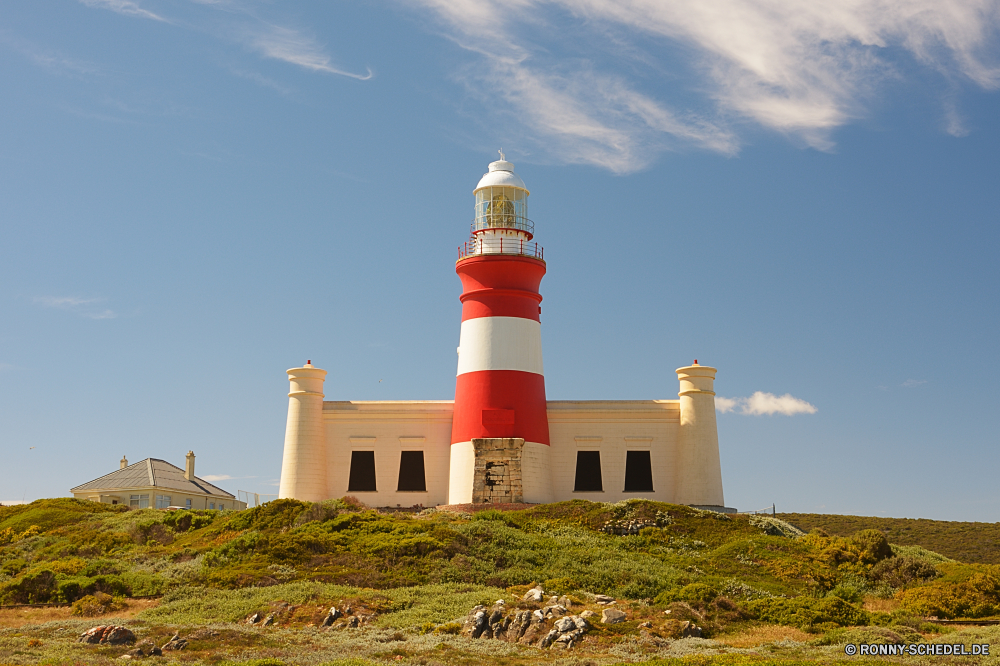 Most Southern Point of Africa Leuchtfeuer Turm Struktur Leuchtturm Meer Himmel Licht Küste Gebäude Ozean Architektur Navigation Haus Wahrzeichen Küste Reisen Wasser Landschaft Insel Ufer Sicherheit Strand Tourismus alt Küste Wolke Warnung historischen Nautik Felsen Maritime Leuchttürme Stadt Nacht Bucht Fels Mauer Anleitung Hafen bewölkt Wellen Tag Kirche Wolken aussenansicht Sicherheit Sommer Hafen Szene Schiff Boot Stein Gefahr Tourist Urlaub landschaftlich Versand am Meer Dämmerung 'Nabend Fenster Szenerie Sonnenuntergang Religion Geschichte Fluss Anleitung Kap Antike Pazifik Klippe mittelalterliche Norden England Lampe groß Süden Denkmal Sonne beacon tower structure lighthouse sea sky light coast building ocean architecture navigation house landmark coastline travel water landscape island shore safety beach tourism old coastal cloud warning historic nautical rocks maritime lighthouses city night bay rock wall guide harbor cloudy waves day church clouds exterior security summer port scene ship boat stone danger tourist vacation scenic shipping seaside dusk evening window scenery sunset religion history river guidance cape ancient pacific cliff medieval north england lamp tall south monument sun