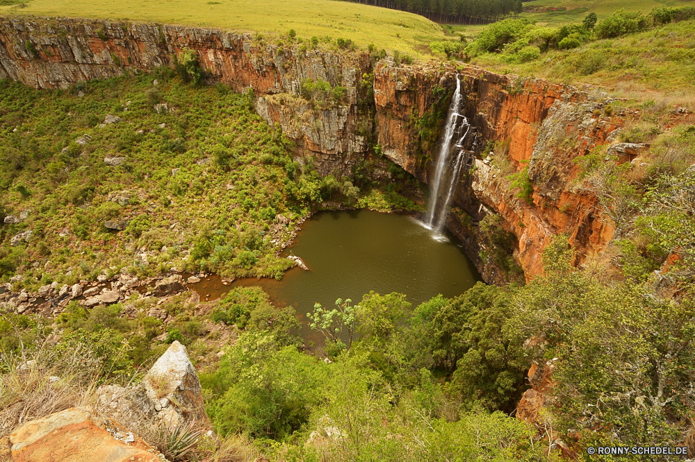 Blyde River Canyon Dam Barrier Landschaft Obstruktion Berg Fluss Schlucht Klippe Struktur Tal Wasser Reisen Fels landschaftlich Berge Wald Park Himmel Tourismus Stein nationalen Baum Urlaub Meer Bäume Küste Schlucht im freien Brücke Sommer Wolken See im freien geologische formation Felsen Wandern Szenerie Viadukt Hügel Ozean Wolke Küste felsigen Tourist Strand Wildnis natürliche Wüste Sand Spitze Abenteuer Stream Szene Horizont Hügel Herbst sonnig natürliche depression Urlaub Sonne Wild hoch friedliche Wahrzeichen Wasserfall Aushöhlung Geologie Entwicklung des ländlichen Landschaften Panorama Insel Kanal fallen Straße Körper des Wassers Felge Frühling Tag Norden Süden Farbe Gebäude Landschaft Ufer Gras Land geologische Orange Tropischer Bereich Bucht Haus fließende Land Umgebung Reflexion Wetter Erholung Sonnenlicht Welt dam barrier landscape obstruction mountain river canyon cliff structure valley water travel rock scenic mountains forest park sky tourism stone national tree vacation sea trees coast ravine outdoor bridge summer clouds lake outdoors geological formation rocks hiking scenery viaduct hill ocean cloud coastline rocky tourist beach wilderness natural desert sand peak adventure stream scene horizon hills autumn sunny natural depression holiday sun wild high peaceful landmark waterfall erosion geology rural scenics panorama island channel fall road body of water rim spring day north south color building countryside shore grass country geological orange tropical area bay house flowing land environment reflection weather recreation sunlight world