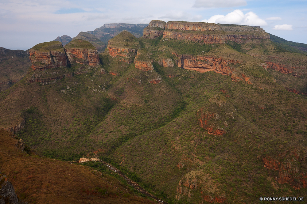 Blyde River Canyon Schlucht Hochland Berg Landschaft Tal Berge Park Fels Wüste nationalen Klippe Himmel Reisen landschaftlich Baum im freien Tourismus Felsen Wolken Geologie Fluss Wandern Felge Aushöhlung Stein Urlaub Abenteuer Sand im freien Südwesten Grand Bereich Wildnis Westen Schlucht Mesa Tourist Wahrzeichen Orange geologische Wunder Ringwall Sandstein Szenerie Wald Welt Süden Bildung natürliche depression Sommer Wasser Spitze Bäume Hügel trocken Aufstieg geologische formation Steigung Panorama Land Herbst Wolke sonnig Bereich natürliche Wild Gras Zustand Farbe friedliche Umgebung Straße Schnee Hügel Krater außerhalb Licht See Sonne fallen Sonnenuntergang canyon highland mountain landscape valley mountains park rock desert national cliff sky travel scenic tree outdoors tourism rocks clouds geology river hiking rim erosion stone vacation adventure sand outdoor southwest grand range wilderness west ravine mesa tourist landmark orange geological wonder rampart sandstone scenery forest world south formation natural depression summer water peak trees hill dry ascent geological formation slope panorama land autumn cloud sunny area natural wild grass state color peaceful environment road snow hills crater outside light lake sun fall sunset