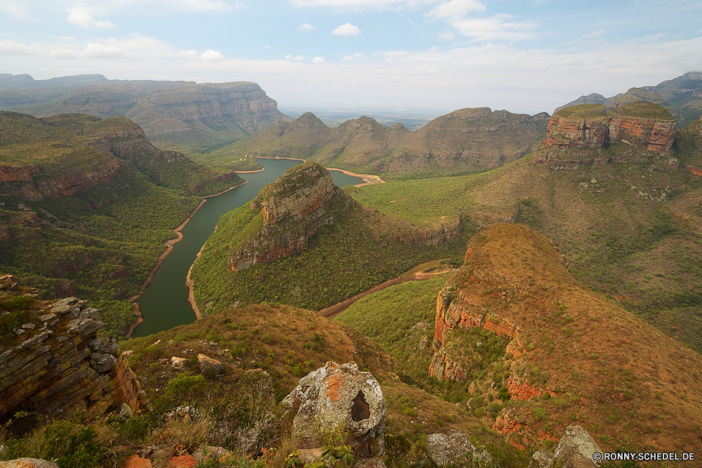 Blyde River Canyon Hochland Berge Berg Landschaft Himmel Tal Bereich Reisen Fels landschaftlich Park Baum Schlucht Szenerie Tourismus Wüste Knoll Wolken nationalen Hügel im freien Wildnis Stein Sommer im freien Fluss Wald Panorama Wasser Wandern Gras Urlaub Klippe Spitze Felsen friedliche Wolke Bäume Sand Land Tourist fallen Umgebung Herbst Orange sonnig Südwesten Geologie Westen Abenteuer natürliche Schlucht Straße bunte Aushöhlung Grand Hügel felsigen Sonne Belaubung Licht Wahrzeichen Wunder Pflanze Strauch Entwicklung des ländlichen majestätisch Farbe gelassene Blatt See Insel Ruhe Landschaft Mesa Steigung Sandstein Frühling gelb Landschaften Bereich Ökologie ruhige Wetter Kaktus Schnee Felge Bildung Szene übergeben Aussicht Wanderweg außerhalb Kiefer Ringwall Urlaub bewölkt Pflanzen Frieden geologische formation Horizont Sonnenuntergang Wiese Erholung Tag highland mountains mountain landscape sky valley range travel rock scenic park tree canyon scenery tourism desert knoll clouds national hill outdoors wilderness stone summer outdoor river forest panorama water hiking grass vacation cliff peak rocks peaceful cloud trees sand land tourist fall environment autumn orange sunny southwest geology west adventure natural ravine road colorful erosion grand hills rocky sun foliage light landmark wonder plant shrub rural majestic color serene leaf lake island calm countryside mesa slope sandstone spring yellow scenics area ecology tranquil weather cactus snow rim formation scene pass vista trail outside pine rampart vacations cloudy plants peace geological formation horizon sunset meadow recreation day