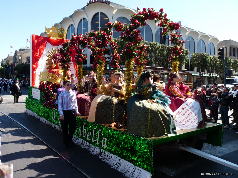 Parade am Fishermans Wharf zum Columbus Day Fußgängerzone Architektur Reisen Stadt Gebäude Tourismus Park Tempel Urlaub Religion bunte Landschaft traditionelle Nacht Tourist Himmel Menschen Sommer Palast Urban alt Urlaub Kultur Stadt Farbe Blume Wahrzeichen Baum China Haus Feier Licht Dekoration Attraktion Dach Statue Kunst Garten Straße Szenerie Neu Antike Häuser Bau Festival im freien Gebäude Person religiöse Ziel Tradition historischen Startseite Geschichte Frühling Tag Percussion-instrument pedestrian architecture travel city building tourism park temple holiday religion colorful landscape traditional night tourist sky people summer palace urban old vacation culture town color flower landmark tree china house celebration light decoration attraction roof statue art garden street scenery new ancient houses construction festival outdoor buildings person religious destination tradition historic home history spring day percussion instrument