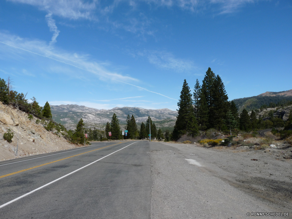 Fahrt nach Tahoe City / Donner Lake Straße Landschaft Berg Berge Himmel Baum Reisen Biegung Steigung Autobahn Aufstieg Asphalt Bäume Wald Entwicklung des ländlichen Bereich Schnee im freien landschaftlich Szenerie Park Kiefer Linie Wolken Laufwerk Strecke Transport Wolke Horizont Sommer Reise Land fahren Reise Urlaub leere im freien Art und Weise Ziel Tourismus Landschaft Kurve Fels Auto Straße Winter Spitze Perspektive Spur nationalen Hügel Szene Verkehr Autobahn Hügel Wandern Umgebung Wüste sonnig kalt Gras natürliche Hochland Verkehr hoch woody plant Saison Asphalt Wildnis schneebedeckt Pfad Tag Geschwindigkeit Wiese wicklung Alp Wanderweg Richtung Holz Pflanze felsigen außerhalb Tal Auto Verschieben geologische formation Sonne friedliche Wetter Urlaub vascular plant Fahrzeug niemand road landscape mountain mountains sky tree travel bend slope highway ascent asphalt trees forest rural range snow outdoors scenic scenery park pine line clouds drive route transportation cloud horizon summer journey country driving trip vacation empty outdoor way destination tourism countryside curve rock car street winter peak perspective lane national hill scene transport freeway hills hiking environment desert sunny cold grass natural highland traffic high woody plant season tarmac wilderness snowy path day speed meadow winding alp trail direction wood plant rocky outside valley auto moving geological formation sun peaceful weather holiday vascular plant vehicle nobody