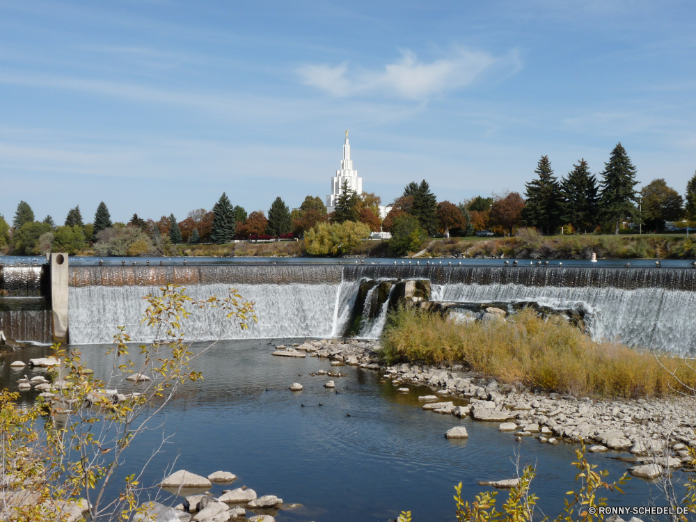 Idaho Falls Fluss Struktur Brücke Hängebrücke Wasser Gebäude Architektur Becken Himmel Reisen Stadt Landschaft natürliche depression Kanal Tourismus Turm Brunnen Bäume Körper des Wassers historischen Kirche geologische formation alt Sommer Geschichte See Baum Wolken Schloss Tourist Wahrzeichen Reflexion berühmte Wolke historische Kultur Teich Hauptstadt Kathedrale Park Stein Küste Ufer Festung Denkmal Wald Antike Haus Palast Barrier Urban Gebäude Szene Boot Stadt Wellenbrecher Berg im freien Stadtansicht Gras im freien Kuppel Sonne landschaftlich Panorama England Mauer Frühling Tag ruhige Religion Meer Attraktion idyllische Backstein Urlaub Berge aussenansicht Urlaub Obstruktion Stream Farbe Erbe architektonische Tempel Zentrum Insel Szenerie Entwicklung des ländlichen river structure bridge suspension bridge water building architecture basin sky travel city landscape natural depression channel tourism tower fountain trees body of water historic church geological formation old summer history lake tree clouds castle tourist landmark reflection famous cloud historical culture pond capital cathedral park stone coast shore fortress monument forest ancient house palace barrier urban buildings scene boat town breakwater mountain outdoors cityscape grass outdoor dome sun scenic panorama england wall spring day tranquil religion sea attraction idyllic brick vacations mountains exterior vacation obstruction stream color heritage architectural temple center island scenery rural