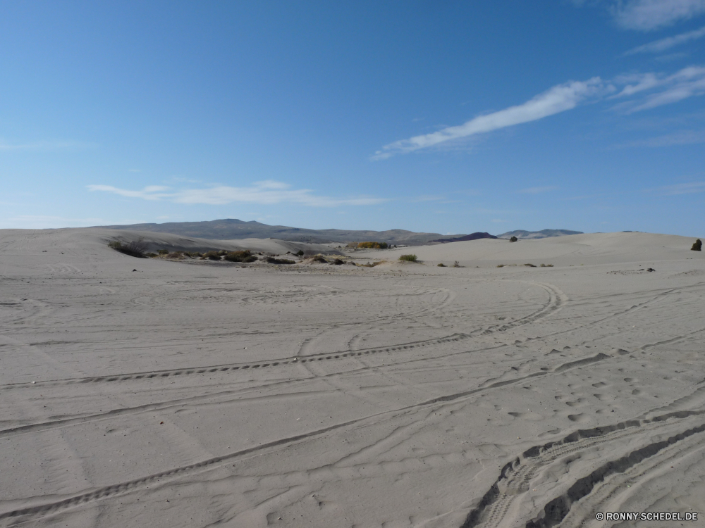 St. Anthony Sand Dunes Düne Sand Landschaft Wüste Reisen Himmel Berg Berge Boden Dünen Strand Sommer Urlaub landschaftlich Wolken Tourismus Schnee Küste Erde Sonne im freien trocken Fels im freien Meer sonnig Ozean Wasser Szenerie Winter Abenteuer heiß natürliche Land Insel ruhige Hügel Szene Tal Wolke Wärme Baum sandigen Felsen Horizont Park Arid Extreme kalt außerhalb Tropischer Wellen gelb nationalen Straße Schatten Sonnenlicht Spitze Welle Urlaub niemand Wildnis Eis Reise Stein Ziel Umgebung Tourist Erholung Land Dürre Verwurzelung Ski am Meer einsam Hochland Ufer Resort Sonnenuntergang dune sand landscape desert travel sky mountain mountains soil dunes beach summer vacation scenic clouds tourism snow coast earth sun outdoor dry rock outdoors sea sunny ocean water scenery winter adventure hot natural land island tranquil hill scene valley cloud heat tree sandy rocks horizon park arid extreme cold outside tropical waves yellow national road shadow sunlight peak wave holiday nobody wilderness ice journey stone destination environment tourist recreation country drought desolate ski seaside lonely highland shore resort sunset