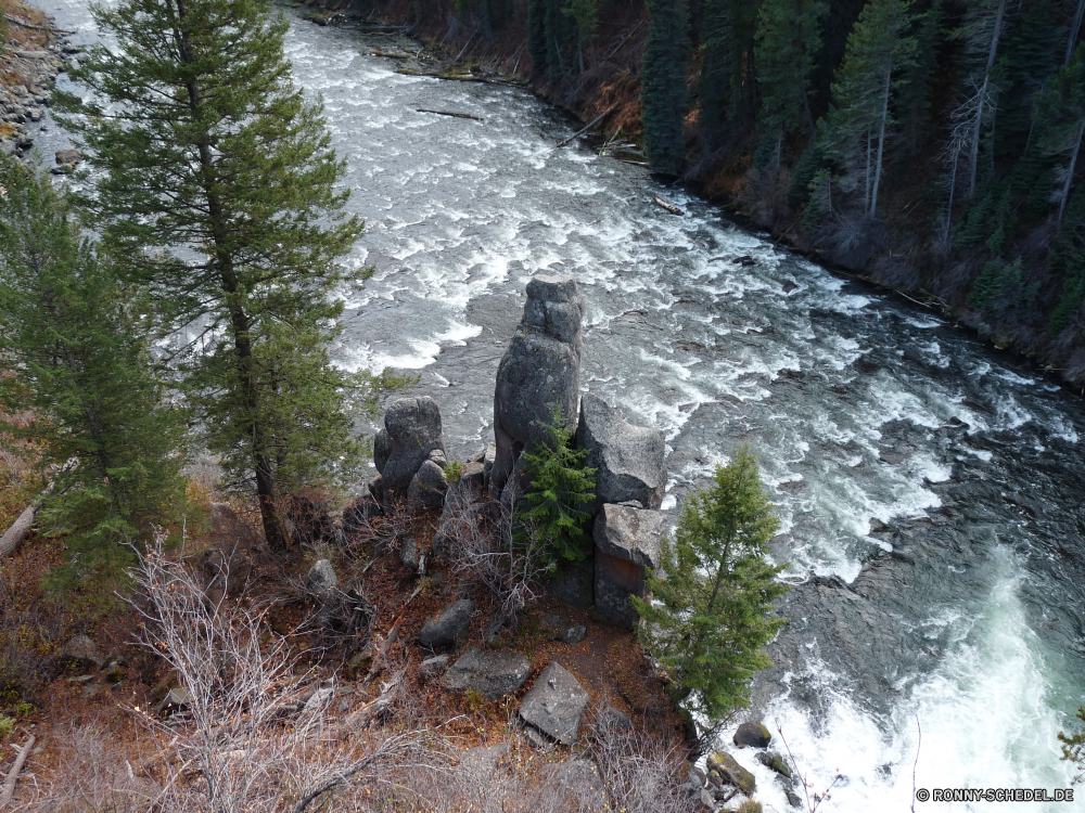 Upper Mesa Falls Baum Landschaft Fluss Berg Wald Wasser Fels Reisen Park Klippe Bäume woody plant Tourismus Schlucht Urlaub Berge Felsen Stein Himmel landschaftlich nationalen Sommer Tal Kiefer See Wildnis im freien Szenerie natürliche vascular plant im freien Stream Wasserfall Küste Umgebung Pflanze felsigen Reflexion Wolken Abenteuer Meer klar Kanal friedliche Wolke geologische formation Wandern Schlucht Hölzer Ufer sonnig fallen Ozean Wild Szene Insel Küste Creek Tanne Herbst Steine Körper des Wassers Ruhe Moos Urlaub Entwicklung des ländlichen Schnee Strand Land Spitze Paradies Frühling Tag Hügel Tourist Sonne Kaskade southern beech Blätter seelandschaft gelassene idyllische fließende ruhige Erholung Baumstumpf Sonnenlicht Gras Sand Aushöhlung Farbe Blatt Welle Teich Panorama Entspannen Sie sich Süden Ziel Strömung Branch frisch Saison tree landscape river mountain forest water rock travel park cliff trees woody plant tourism canyon vacation mountains rocks stone sky scenic national summer valley pine lake wilderness outdoor scenery natural vascular plant outdoors stream waterfall coast environment plant rocky reflection clouds adventure sea clear channel peaceful cloud geological formation hiking ravine woods shore sunny fall ocean wild scene island coastline creek fir autumn stones body of water calm moss holiday rural snow beach land peak paradise spring day hill tourist sun cascade southern beech leaves seascape serene idyllic flowing tranquil recreation snag sunlight grass sand erosion color leaf wave pond panoramic relax south destination flow branch fresh season