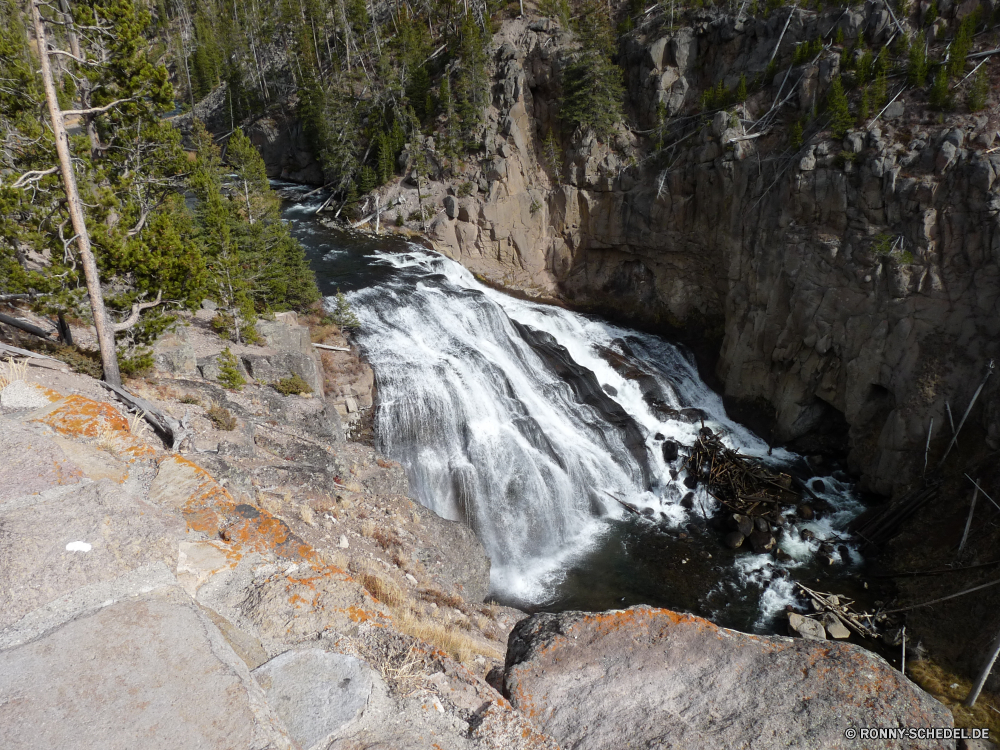 Yellowstone Nationalpark Fluss Fels Wildnis Wasserfall Wasser Kanal Berg Landschaft Stream Felsen Körper des Wassers Stein Park fließende Eis im freien Wald Reisen Umgebung Kristall Berge Kaskade im freien Strömung Bewegung natürliche Baum nationalen landschaftlich fallen Creek Frühling fällt Schlucht Sommer nass Moos Tourismus Aufstieg felsigen fallen solide Wild Klippe Szenerie Tal Steigung Bäume platsch Szene Himmel friedliche frische Luft Steine gelassene rasche ruhige macht Schlucht Reinigen Bereich Wasserfälle geologische formation Wandern Abenteuer glatte plantschen Hölzer frisch Erhaltung Tag Ökologie Schnee Flüsse Herbst Landschaften kalt Gletscher Geschwindigkeit See Kaskaden Kühl Wanderung verschwommen Hügel Drop Entwicklung des ländlichen SWIFT Pflanze Flüssigkeit Farbe Geologie Wanderweg Extreme Bereich Urlaub Frieden Erholung Meer river rock wilderness waterfall water channel mountain landscape stream rocks body of water stone park flowing ice outdoors forest travel environment crystal mountains cascade outdoor flow motion natural tree national scenic fall creek spring falls canyon summer wet moss tourism ascent rocky falling solid wild cliff scenery valley slope trees splash scene sky peaceful freshness stones serene rapid tranquil power ravine clean range waterfalls geological formation hiking adventure smooth splashing woods fresh conservation day ecology snow rivers autumn scenics cold glacier speed lake cascades cool hike blurred hill drop rural swift plant liquid color geology trail extreme area vacation peace recreation sea