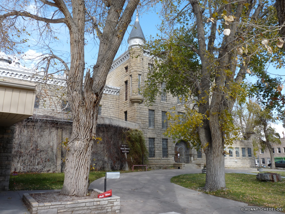 Old Wyoming State Prison Universität Gebäude Architektur Struktur Baum Schule Stadt alt Haus Himmel Kirche Religion Geschichte historischen Bäume Wahrzeichen Landschaft Turm Denkmal Backstein Gras Kuppel Reisen Antike Tourismus Park Stein Straße Sommer Kultur Dach Hochschule Schloss England historische berühmte Stadt aussenansicht Palast Frühling Hauptstadt Gebäude Herbst im freien Tourist Kloster Tempel Straße Kathedrale im freien Mauer Urban Szene Kreuz traditionelle Friedhof Startseite Entwicklung des ländlichen Tag Garten Bau Pfad Residenz Hügel Wasser See Gedenkstätte Szenerie Schatten Fassade Pflanze Saison university building architecture structure tree school city old house sky church religion history historic trees landmark landscape tower monument brick grass dome travel ancient tourism park stone street summer culture roof college castle england historical famous town exterior palace spring capital buildings autumn outdoors tourist monastery temple road cathedral outdoor wall urban scene cross traditional cemetery home rural day garden construction path residence hill water lake memorial scenery shadow facade plant season