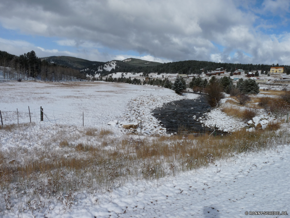 Rocky Mountains Schnee Wetter Landschaft Winter Eis kalt Himmel Wald Bäume Berg Baum Berge gefroren Fluss Frost Saison im freien Wasser landschaftlich Park Szenerie schneebedeckt See Reisen Ozean Wellenbrecher geologische formation Wolken Szene Gletscher Fels Spitze natürliche im freien Wildnis Hügel Barrier Einfrieren abgedeckt Entwicklung des ländlichen Sonne Kiefer Steigung Umgebung Holz Branch Tourismus Hölzer Becken Land sonnig Gras Obstruktion Meer Bereich Panorama Wild Stream Körper des Wassers Ski Horizont Urlaub frostig saisonale natürliche depression Wolke Kristall Stein Frühling Straße Einfrieren Schneefall frostig Alpine eisig Skipiste Landschaften Felsen Reflexion Ökologie friedliche Tourist nationalen ruhige Land klar Creek Strand Wanderweg Nebel Wandern Klima Pfad Landschaft frisch Sonnenlicht Kühl Tag snow weather landscape winter ice cold sky forest trees mountain tree mountains frozen river frost season outdoors water scenic park scenery snowy lake travel ocean breakwater geological formation clouds scene glacier rock peak natural outdoor wilderness hill barrier freeze covered rural sun pine slope environment wood branch tourism woods basin country sunny grass obstruction sea range panorama wild stream body of water ski horizon vacation frosty seasonal natural depression cloud crystal stone spring road freezing snowfall chilly alpine icy ski slope scenics rocks reflection ecology peaceful tourist national tranquil land clear creek beach trail fog hiking climate path countryside fresh sunlight cool day