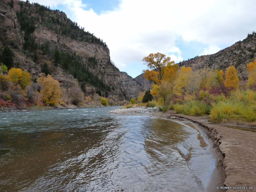 Rocky Mountains Landschaft Fluss Wasser Wald Berg Schlucht Tal natürliche depression See Berge Schlucht Wildnis Becken Reisen Park Himmel landschaftlich Baum Bäume geologische formation Stream Fels Tourismus Felsen Bereich Szenerie Sommer im freien Reflexion Hügel Stein nationalen natürliche im freien Umgebung Herbst Land Wild Urlaub Kanal fallen Körper des Wassers Klippe Ufer Szene Hochland Wolke friedliche Insel Frühling Wolken Spitze Dam Schnee Teich Bereich Tag Meer Ozean Barrier am See Farbe ruhige klar hoch Strömung Holz Küste Creek Entwicklung des ländlichen Gelände Gras Erhaltung Süden fließende Wüste Belaubung Ruhe Neu Urlaub Wasserfall Hügel felsigen entfernten Hölzer Steine Erholung Sonnenlicht landscape river water forest mountain canyon valley natural depression lake mountains ravine wilderness basin travel park sky scenic tree trees geological formation stream rock tourism rocks range scenery summer outdoors reflection hill stone national natural outdoor environment autumn land wild vacation channel fall body of water cliff shore scene highland cloud peaceful island spring clouds peak dam snow pond area day sea ocean barrier lakeside color tranquil clear high flow wood coast creek rural terrain grass conservation south flowing desert foliage calm new holiday waterfall hills rocky remote woods stones recreation sunlight