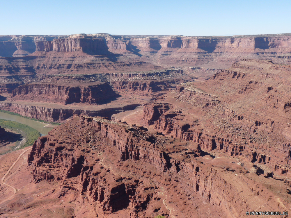 Dead Horse Point State Park Schlucht Schlucht Tal natürliche depression Berg Landschaft Fels Berge Wüste Park nationalen Klippe Reisen Himmel Geologie Bereich landschaftlich Aushöhlung Grand Tourismus Stein im freien Fluss Sand Felsen im freien Felge Wahrzeichen Wolken Südwesten Urlaub Baum Hügel geologische Bildung Westen Wandern Mesa Szenerie Abenteuer Orange Wildnis Tourist geologische formation Wunder Süden trocken natürliche Sandstein Gelände Spitze Welt Bereich Wolke Horizont Aussicht hoch außerhalb Straße Umgebung Wald Landschaften Szene Arid Hügel Wasser Panorama Ziel Land Schnee Nationalpark übergeben Erde Steine Denkmal Braun Licht Bäume Sommer canyon ravine valley natural depression mountain landscape rock mountains desert park national cliff travel sky geology range scenic erosion grand tourism stone outdoors river sand rocks outdoor rim landmark clouds southwest vacation tree hill geological formation west hiking mesa scenery adventure orange wilderness tourist geological formation wonder south dry natural sandstone terrain peak world area cloud horizon vista high outside road environment forest scenics scene arid hills water panorama destination land snow national park pass earth stones monument brown light trees summer