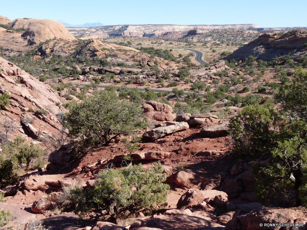 Canyonlands Island in the Sky Berg Schlucht Landschaft Berge Fels Himmel Wüste Tal Wildnis nationalen Reisen Klippe Park Stein Schlucht Hügel Felsen Tourismus Geologie Bereich im freien Spitze Baum Steigung landschaftlich Sommer Wolken Aufstieg Wandern Fluss im freien Sand Aushöhlung Sandstein Bildung Kaktus trocken Urlaub Wolke Szenerie Panorama Land Hügel Tag Vulkan Bereich Abenteuer natürliche depression natürliche karge Südwesten Schnee Landschaften Knoll Grand Westen hoch geologische formation Insel Wahrzeichen Umgebung Wald Arid felsigen Farbe Wasser Straße Bäume vulkanische Braun Gelände niemand Steine Süden Mauer Tourist geologische Klettern Antike Aussicht außerhalb Extreme Norden Klima Reise Ziel Osten Wärme Hochland Bighorn Sonne Erholung mountain canyon landscape mountains rock sky desert valley wilderness national travel cliff park stone ravine hill rocks tourism geology range outdoor peak tree slope scenic summer clouds ascent hiking river outdoors sand erosion sandstone formation cactus dry vacation cloud scenery panorama land hills day volcano area adventure natural depression natural barren southwest snow scenics knoll grand west high geological formation island landmark environment forest arid rocky color water road trees volcanic brown terrain nobody stones south wall tourist geological climbing ancient vista outside extreme north climate journey destination east heat highland bighorn sun recreation