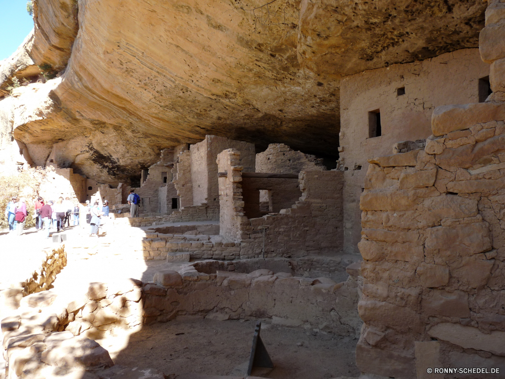 Mesa Verde Nationalpark Cliff-Wohnung Wohnung Gehäuse Struktur Fels Stein Antike Geschichte Schlucht Reisen Sandstein Wüste alt Tourismus Architektur Berg historischen Gebäude Mauer Landschaft Ruine Sand nationalen Felsen historische Ruine Park Archäologie Klippe Wahrzeichen Kultur Geologie Himmel Vergangenheit Tempel im freien berühmte landschaftlich Steine Denkmal Roman Tourist Periode Attraktion Hügel Urlaub im freien Antik Bögen Bildung Schloss Stadt Orange Osten Berge Textur Arid Aushöhlung Mitte Höhle Zivilisation natürliche Bogen in der Nähe Wildnis Platz Archäologische bleibt Formationen Grab geologische Südwesten Erbe Farbe traditionelle Reich Fassade Tag Extreme Bereich Website Stadt Religion Graben Klippen Festung Festung Reiseziele Loch Abenteuer Haus Ziel trocken aussenansicht Braun Zeit Erde Backstein cliff dwelling dwelling housing structure rock stone ancient history canyon travel sandstone desert old tourism architecture mountain historic building wall landscape ruin sand national rocks historical ruins park archeology cliff landmark culture geology sky past temple outdoors famous scenic stones monument roman tourist period attraction hill vacation outdoor antique arches formation castle city orange east mountains texture arid erosion middle cave civilization natural arch near wilderness place archaeological remains formations tomb geological southwest heritage color traditional empire facade day extreme area site town religion dig cliffs fort fortress destinations hole adventure house destination dry exterior brown time earth brick