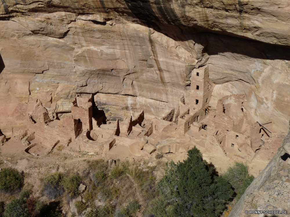 Mesa Verde Nationalpark Cliff-Wohnung Wohnung Gehäuse Struktur Fels Schlucht Wüste Park Landschaft Berg Reisen nationalen Sandstein Stein Geologie Aushöhlung Felsen Tourismus Klippe im freien Bildung natürliche Sand landschaftlich Berge Tal Himmel Wildnis Formationen geologische im freien Ziel Urlaub Südwesten Szenerie Antike Arid Gelände Fluss Süden trocken Klippen Wahrzeichen Bereich Hügel Mauer Grand Baum Erde Sommer geologische Nationalpark Orange Umgebung Aussicht Wandern Farbe Wasser felsigen Abenteuer Steine Wolken Textur Ehrfurcht Wanderung Hügel reservieren Staaten Schichten hoch Szene Tag Vereinigte Reise Schlucht Tourist Prima erodiert Wunder Bereich Wanderweg Höhle Extreme Panorama cliff dwelling dwelling housing structure rock canyon desert park landscape mountain travel national sandstone stone geology erosion rocks tourism cliff outdoors formation natural sand scenic mountains valley sky wilderness formations geological outdoor destination vacation southwest scenery ancient arid terrain river south dry cliffs landmark area hill wall grand tree earth summer geologic national park orange environment vista hiking color water rocky adventure stones clouds texture awe hike hills reserve states layers high scene day united trip ravine tourist awesome eroded wonder range trail cave extreme panorama