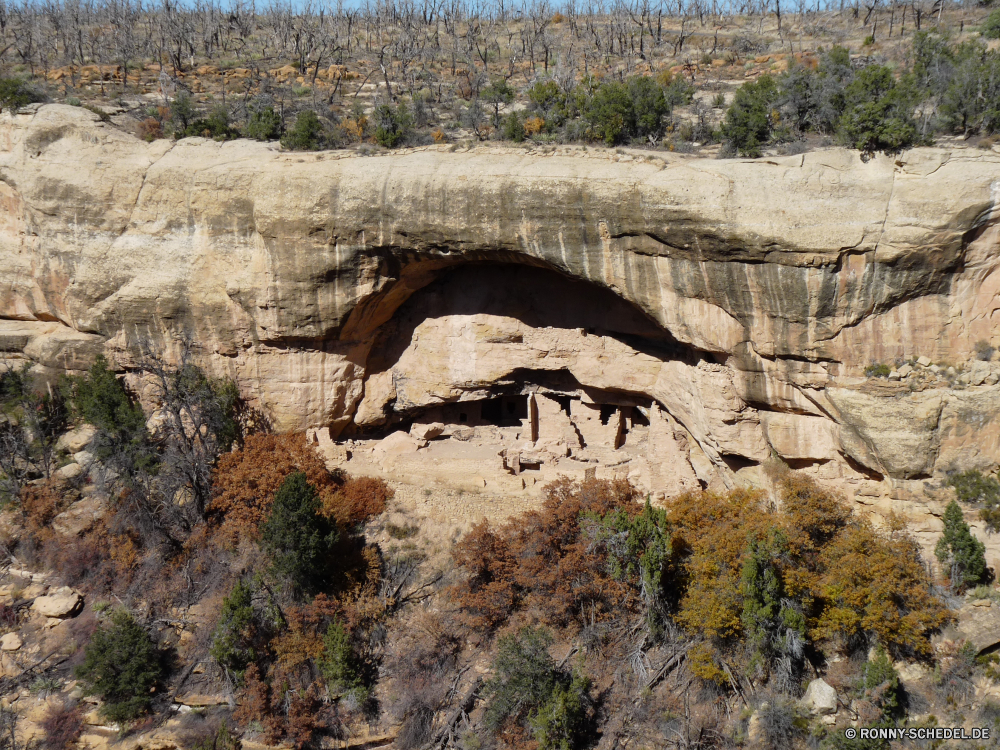 Mesa Verde Nationalpark Cliff-Wohnung Wohnung Gehäuse Struktur Fels Stein Schlucht Landschaft nationalen Reisen Felsen Berg Park Wüste Klippe Sandstein Tourismus Antike Fluss im freien Berge Architektur landschaftlich Ruine alt Mauer Wildnis Geschichte Wasser Himmel Sand Bildung Geologie Wahrzeichen Gebäude Bogen Szenerie Sommer Ziel Baum im freien Aushöhlung Tag Tal Urlaub Hügel berühmte natürliche historischen Bereich Stream trocken Roman Ruine Umgebung Szene Denkmal Ehrfurcht Bögen Landschaften Brücke außerhalb Süden Platz reservieren Grand Reiseziele Loch niemand Wolken Orange Osten aussenansicht ruhige Entwicklung des ländlichen Land Frühling Arid Farbe Vergangenheit Staaten Wandern Kultur Extreme Vereinigte Steine Höhle historische Stadt Tourist Sonne cliff dwelling dwelling housing structure rock stone canyon landscape national travel rocks mountain park desert cliff sandstone tourism ancient river outdoors mountains architecture scenic ruins old wall wilderness history water sky sand formation geology landmark building arch scenery summer destination tree outdoor erosion day valley vacation hill famous natural historic area stream dry roman ruin environment scene monument awe arches scenics bridge outside south place reserve grand destinations hole nobody clouds orange east exterior tranquil rural country spring arid color past states hiking culture extreme united stones cave historical city tourist sun