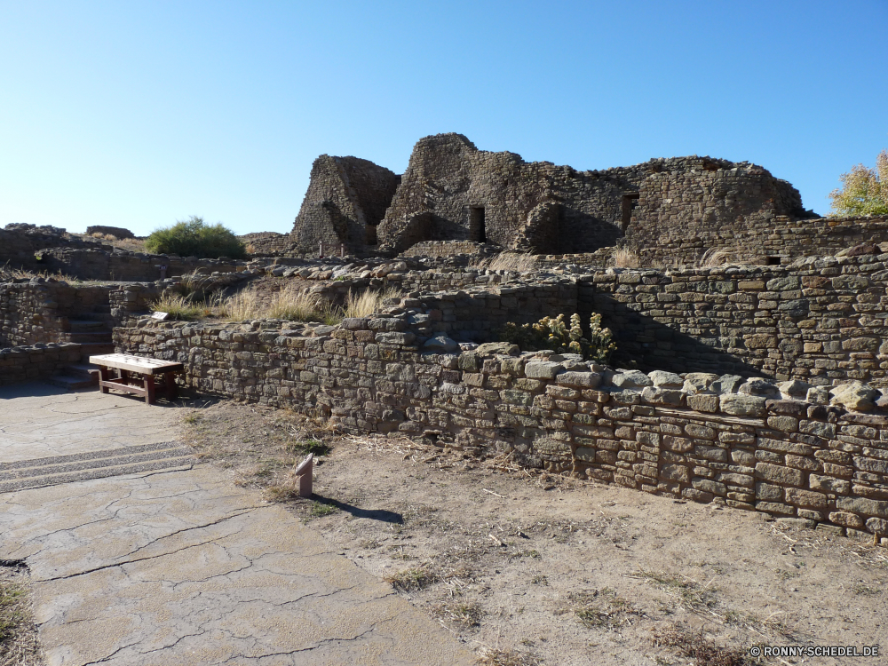 Aztec National Monument Grab Stein Backstein Reisen Antike Geschichte Baumaterial Landschaft Festung Himmel Ruine Tourismus Wüste Mauer Wahrzeichen Fels Berg Ringwall alt Architektur Sand Ruine Tourist Schloss Archäologie Gebäude Zivilisation Pyramide im freien historischen Tempel Denkmal historische berühmte Park Felsen Urlaub Dorf Turm landschaftlich Hügel Pharao Tal Steine Berge Wolken nationalen Schlucht Antik Kultur Vergangenheit Klippe Ziel Sonne Erbe mittelalterliche Wildnis Osten Haus Szenerie Sommer Sandstein Mitte groß Website Befestigung Stroh Religion Festung Kunst Wanderung Wolke Bau Abenteuer Reise Süden Stadt Welt Entwicklung des ländlichen niemand grave stone brick travel ancient history building material landscape fortress sky ruins tourism desert wall landmark rock mountain rampart old architecture sand ruin tourist castle archeology building civilization pyramid outdoors historic temple monument historical famous park rocks vacation village tower scenic hill pharaoh valley stones mountains clouds national canyon antique culture past cliff destination sun heritage medieval wilderness east house scenery summer sandstone middle great site fortification thatch religion fort art hike cloud construction adventure journey south city world rural nobody