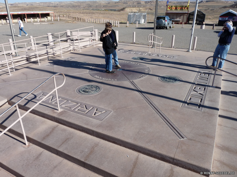 Four Corners National Monument Kreuzung Labyrinth Stadt Urban Sport Architektur Reisen Geschäft Mann Linie Straße Übung Straße Menschen Aktivität Verkehr Wettbewerb im freien Transport Urlaub Geschwindigkeit Gebäude aktive im freien Track Rennen Struktur Männchen Barrier Athlet Flughafen Arbeit zu Fuß Bewegung Bau Ausbildung Stock Sport Lebensstil Wasser Sommer pug Ausführen Fuß Zentrum Perspektive Person Tourismus Eignung Erholung Tag verschwommen Art und Weise schnell Erwachsener Weichzeichnen Aktion Obstruktion Gesundheit Freizeit Himmel Zeichen Reflexion Erfolg Spiel hoch Ausführen Autobahn sportlich Beton Läufer Pfad Tourist Stadt Verkehr Metall Meer Glas intersection maze city urban sport architecture travel business man line street exercise road people activity traffic competition outdoor transportation vacation speed building active outdoors track race structure male barrier athlete airport work walk motion construction training floor sports lifestyle water summer crowd running walking center perspective person tourism fitness recreation day blurred way fast adult blur action obstruction health leisure sky sign reflection success game high run highway athletic concrete runner path tourist town transport metal sea glass