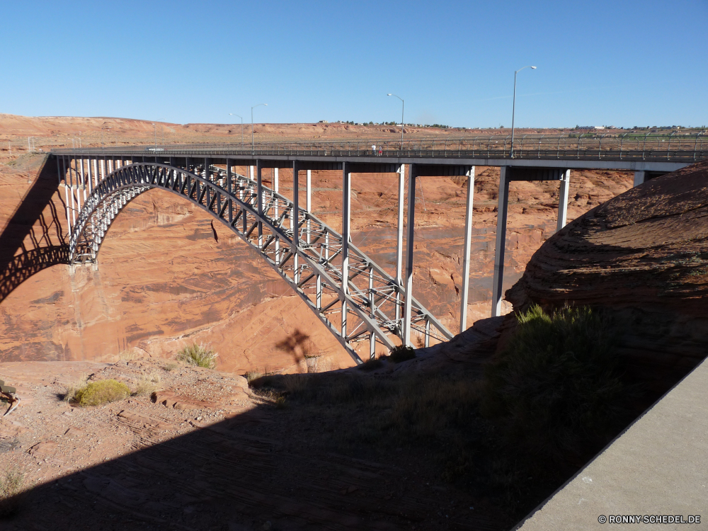 Lake Powell / Glen Canyon Damm Bogenbrücke aus Stahl Brücke Struktur Fluss Landschaft Himmel Wasser Reisen landschaftlich Straße Meer Küste Berg Wolken Stadt Tourismus Architektur Autobahn Sonnenuntergang Sommer Wahrzeichen Stahl Bogen Strand Verkehr Ozean Berge Wolke Stein Wüste See Park Urlaub Bau Gebäude Szenerie Bäume Dämmerung Urban Bucht Hügel Tourist Reflexion im freien Sonne Tal Fels Skyline Sonnenaufgang berühmte Horizont Transport Schlucht Sand Ingenieurwesen Stadtansicht Küste Stadt Verkehr Anlegestelle Schlucht Kreuzung Szene Baum Landschaften im freien Felsen Urlaub 'Nabend Landschaft Turm Entwicklung des ländlichen steel arch bridge bridge structure river landscape sky water travel scenic road sea coast mountain clouds city tourism architecture highway sunset summer landmark steel arch beach traffic ocean mountains cloud stone desert lake park vacation construction building scenery trees dusk urban bay hill tourist reflection outdoors sun valley rock skyline sunrise famous horizon transportation canyon sand engineering cityscape coastline town transport pier gorge crossing scene tree scenics outdoor rocks vacations evening countryside tower rural