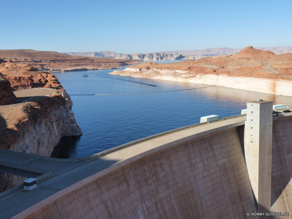 Lake Powell / Glen Canyon Damm Dam Barrier Obstruktion Struktur Meer Strand Küste Ozean Wasser Landschaft Himmel Reisen Küste Sand Insel Ufer Sommer Urlaub Tourismus Wolken Tropischer Sonne landschaftlich Bucht Fels Berg Baum Urlaub Wellen Paradies Stein Klippe Welle Szenerie am Meer Felsen Entspannen Sie sich im freien Wolke sonnig Horizont Boot Szene im freien Türkis seelandschaft Sonnenschein Surf Hügel Resort Berge See Küste Entspannung Küstenlinie Meeresküste Pazifik Tag friedliche Stadt Fluss Farbe Riff Architektur idyllische Ruhe Tourist Straße natürliche felsigen Ziel Stadt Reflexion exotische entspannende Sonnenuntergang Erholung Sonnenlicht dam barrier obstruction structure sea beach coast ocean water landscape sky travel coastline sand island shore summer vacation tourism clouds tropical sun scenic bay rock mountain tree holiday waves paradise stone cliff wave scenery seaside rocks relax outdoor cloud sunny horizon boat scene outdoors turquoise seascape sunshine surf hill resort mountains lake coastal relaxation shoreline seashore pacific day peaceful city river color reef architecture idyllic calm tourist road natural rocky destination town reflection exotic relaxing sunset recreation sunlight