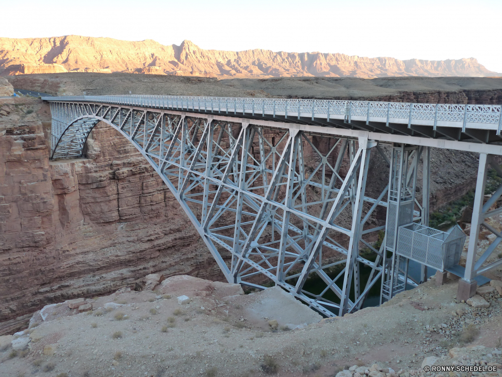 Marble Canyon Bogenbrücke aus Stahl Brücke Struktur Himmel Landschaft Wasser Fluss Reisen Meer Stahl Architektur Strand Tourismus Wolke Straße Stadt Ozean Autobahn landschaftlich Wolken Küste Transport Bau Park Verkehr Sand Wahrzeichen Sommer Berg Fels Küste Verkehr Tourist Sonnenuntergang Attraktion Gebäude Insel Szenerie Bäume im freien Wüste Kreuzung Urban Urlaub Skyline bewölkt Stein Hügel berühmte Urlaub Turm Schlucht Felsen Eisen natürliche Metall Horizont Gras Entwicklung des ländlichen steel arch bridge bridge structure sky landscape water river travel sea steel architecture beach tourism cloud road city ocean highway scenic clouds coast transportation construction park traffic sand landmark summer mountain rock coastline transport tourist sunset attraction building island scenery trees outdoors desert crossing urban holiday skyline cloudy stone hill famous vacation tower canyon rocks iron natural metal horizon grass rural