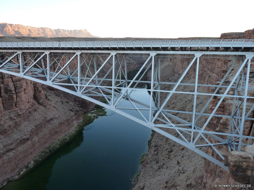 Marble Canyon Bogenbrücke aus Stahl Brücke Struktur Stahl Himmel Fluss Architektur Straße Reisen Bau Landschaft Wasser Stadt Autobahn Wahrzeichen Verkehr Transport Turm Gebäude Tourismus Verkehr Metall Meer Ingenieurwesen hoch berühmte Ozean Eisen Wolken landschaftlich Bucht Küste Park Attraktion Kabel Urban Energie Kreuzung Bäume Skyline Wolke Industrie Industrielle Tourist Sommer Sonnenuntergang Span Autobahn Bogen Urlaub Szenerie Berg Aufhängung moderne Zug macht Küste Wüste im freien Entwicklung des ländlichen steel arch bridge bridge structure steel sky river architecture road travel construction landscape water city highway landmark traffic transportation tower building tourism transport metal sea engineering high famous ocean iron clouds scenic bay coast park attraction cable urban energy crossing trees skyline cloud industry industrial tourist summer sunset span freeway arch vacation scenery mountain suspension modern train power coastline desert outdoors rural