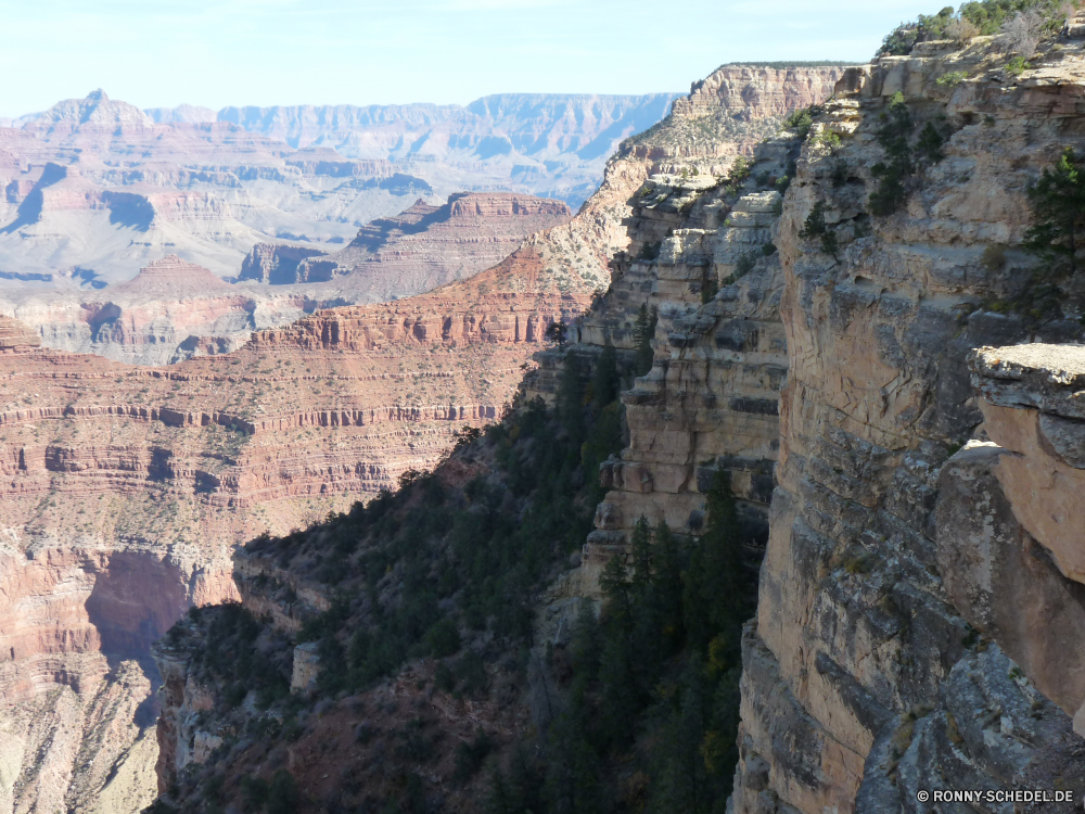 Grand Canyon National Park Schlucht Schlucht Tal natürliche depression Fels Wüste Park Landschaft nationalen Berg Aushöhlung Geologie Berge Grand Felge Klippe landschaftlich Reisen Stein Felsen Himmel Tourismus Sand Urlaub Wahrzeichen Südwesten Fluss Wolken Wandern im freien Wunder Baum Abenteuer im freien geologische Westen Orange Mesa Tourist Welt Süden Bildung Szenerie Wildnis natürliche Sandstein Aussicht Nationalpark Bäume trocken Wasser felsigen Hügel Grand canyon Wolke Sommer Formationen robuste Gelände bunte canyon ravine valley natural depression rock desert park landscape national mountain erosion geology mountains grand rim cliff scenic travel stone rocks sky tourism sand vacation landmark southwest river clouds hiking outdoors wonder tree adventure outdoor geological west orange mesa tourist world south formation scenery wilderness natural sandstone vista national park trees dry water rocky hill grand canyon cloud summer formations rugged terrain colorful